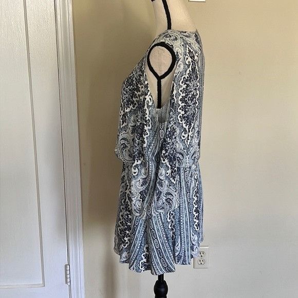 Alice + Olivia Alice + Olivia Jolene Cold Shoulder Dress Size M / US 6-8 / IT 42-44 - 3 Thumbnail