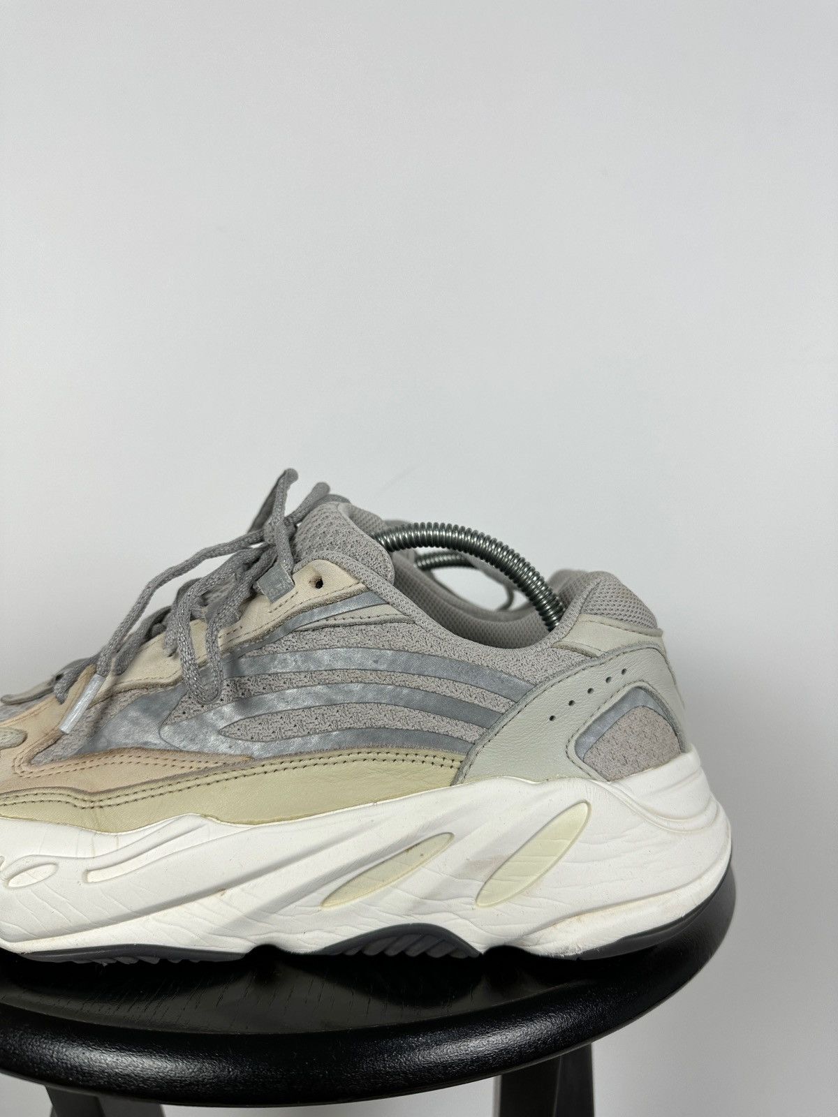 Adidas Adidas Yeezy Boost 700 V2 Cream Sneakers Size US 9.5 / EU 42-43 - 18 Thumbnail