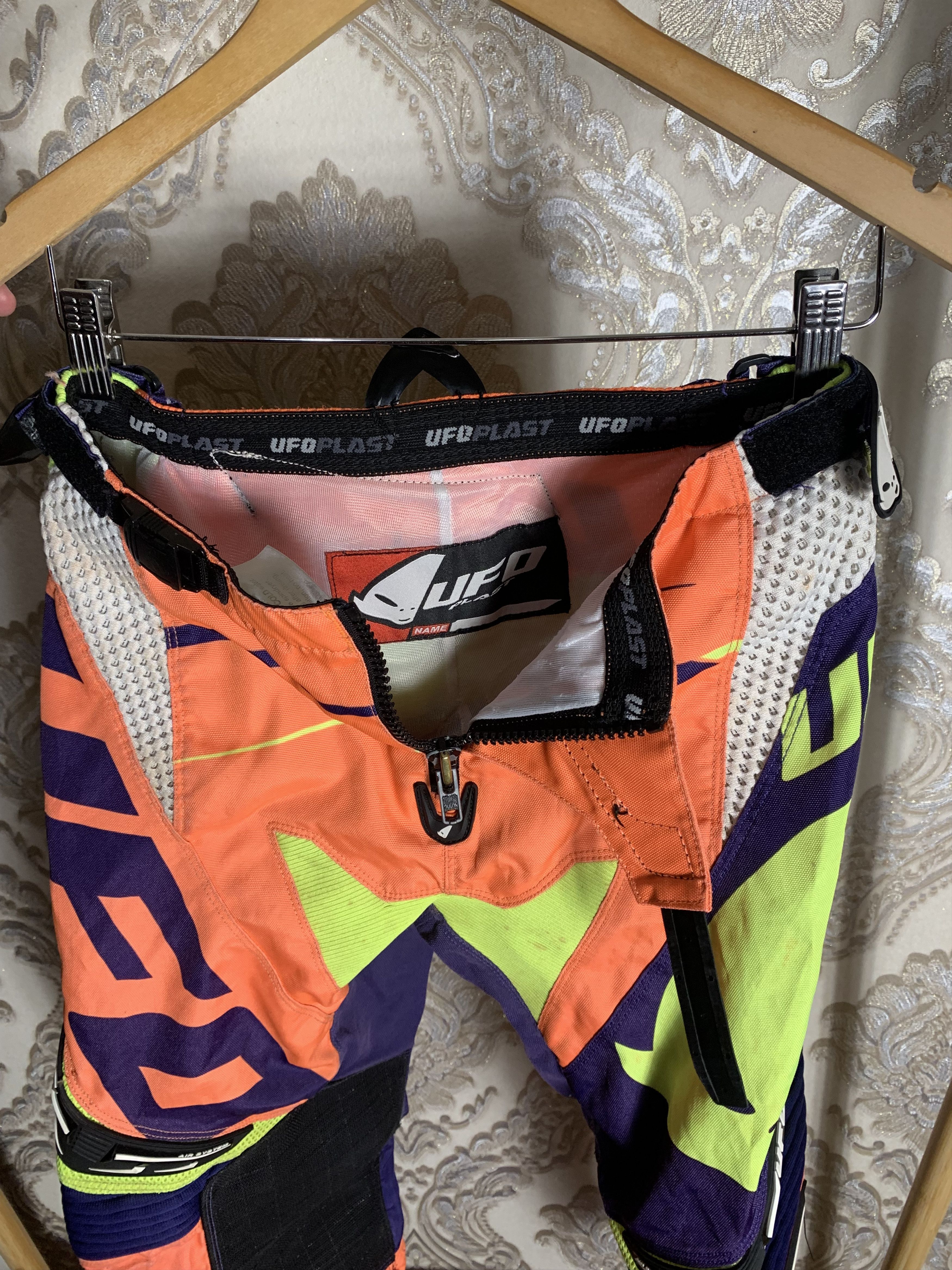 NASCAR VINTAGE UFO PLAST MOTORCYCLE PANTS BIKE DESIGNER Y2K Size US 28 / EU 44 - 13 Thumbnail