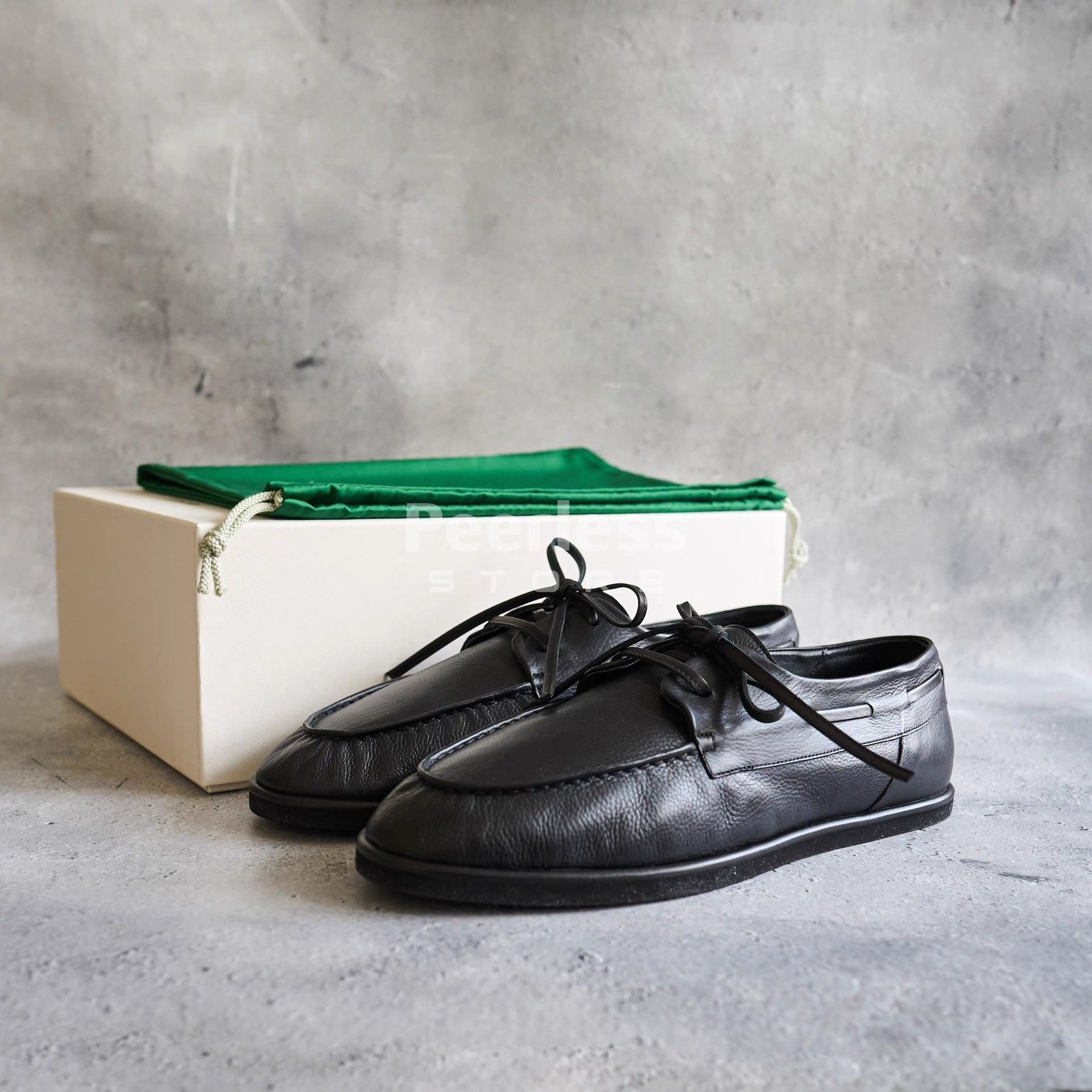 AURALEE SOFT LEATHER DECK SHOES