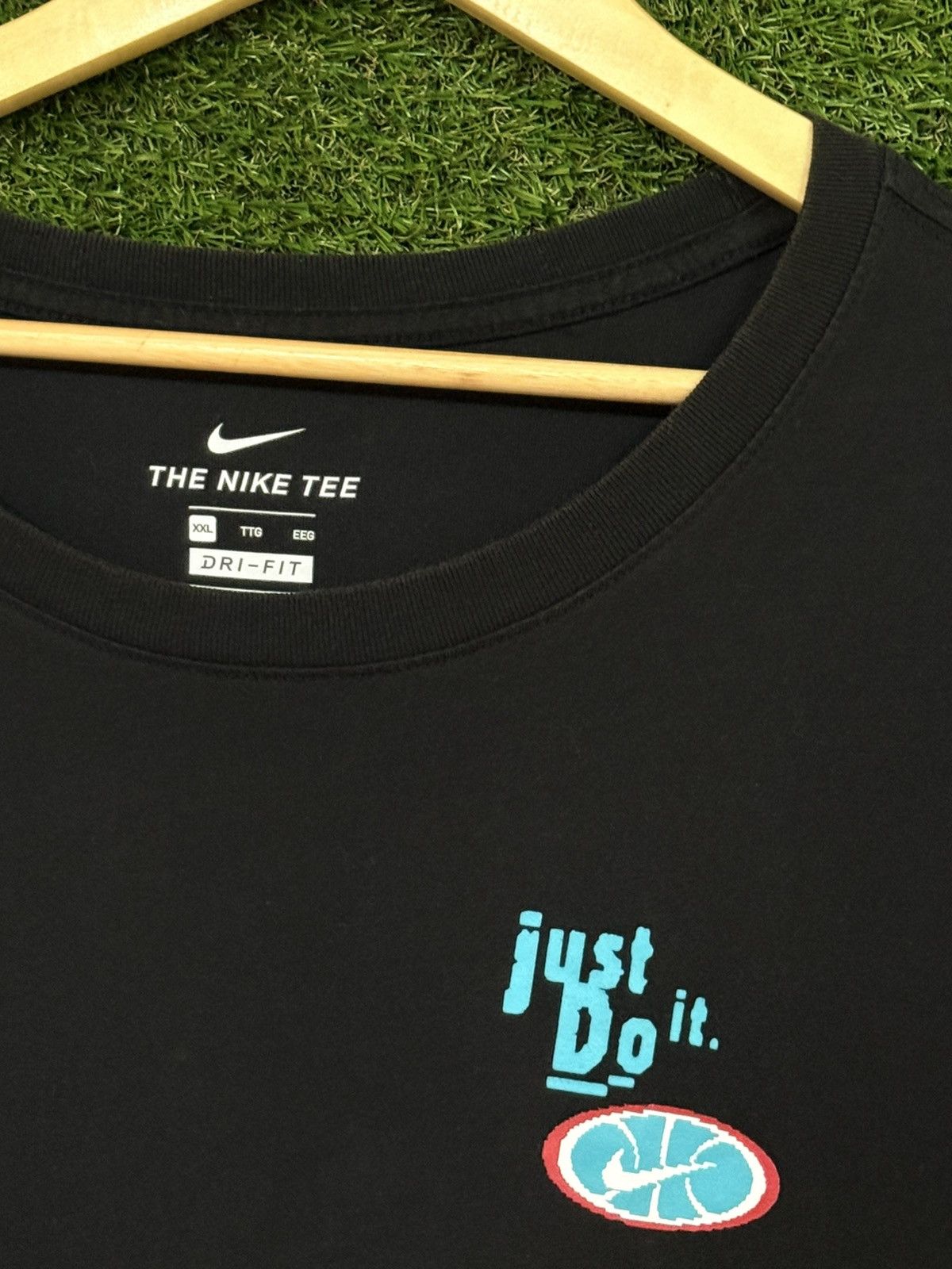 Nike Nike Black Mini Swoosh Digital Just Do It T Shirt 2XL XXL Size US XXL / EU 58 / 5 - 3 Thumbnail