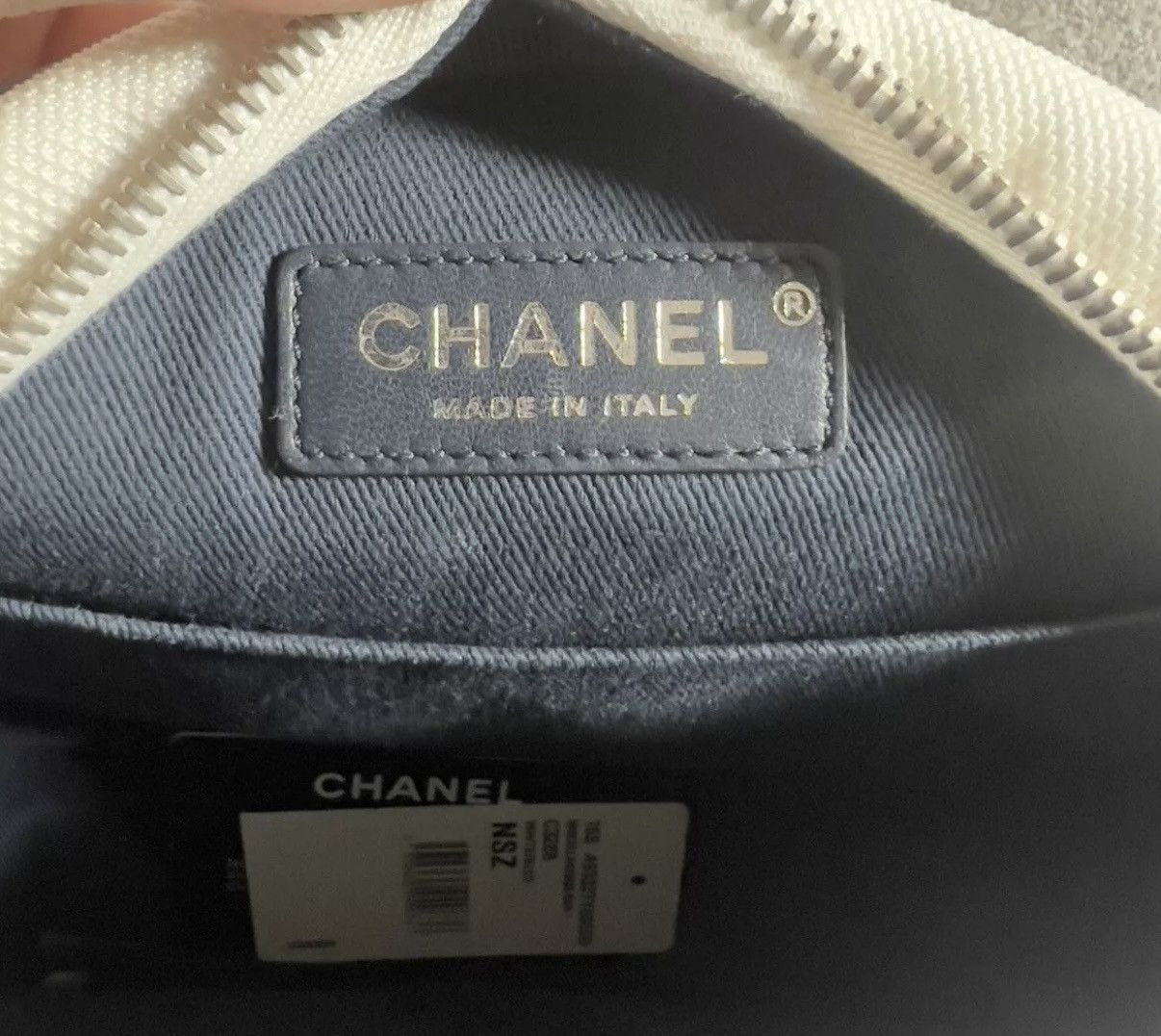 Chanel Chanel SS16 Airlines Round Canteen Crossbody Bag Size ONE SIZE - 8 Thumbnail