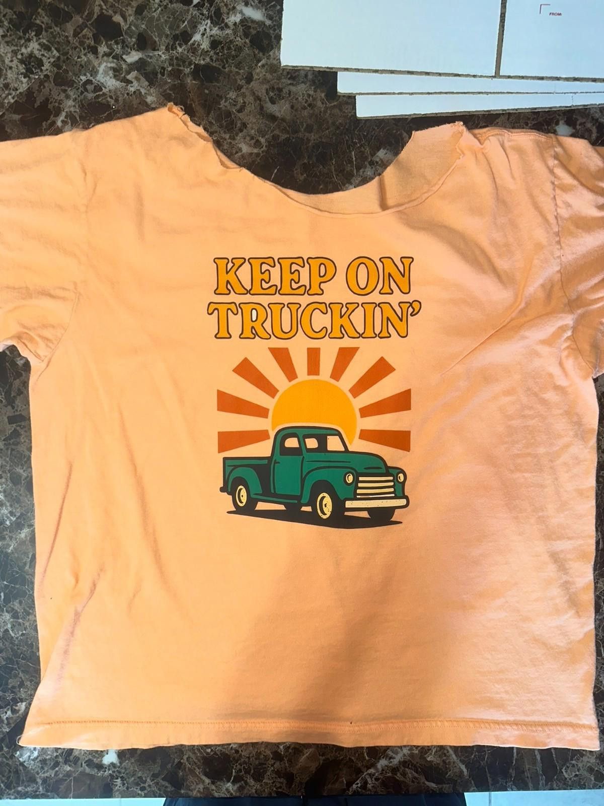 The Unbranded Brand Distressed Tee 2XL – Truckin’ Vibes, DIY Crop Style Size XXL / US 16-18 / IT 52-54 - 3 Thumbnail