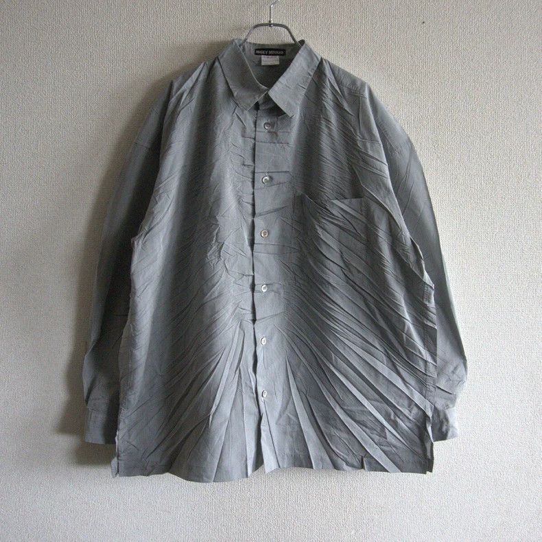 Issey Miyake Issey Miyake Grey pleated silhouette shirt Size US L / EU 52-54 / 3 - 1 Thumbnail
