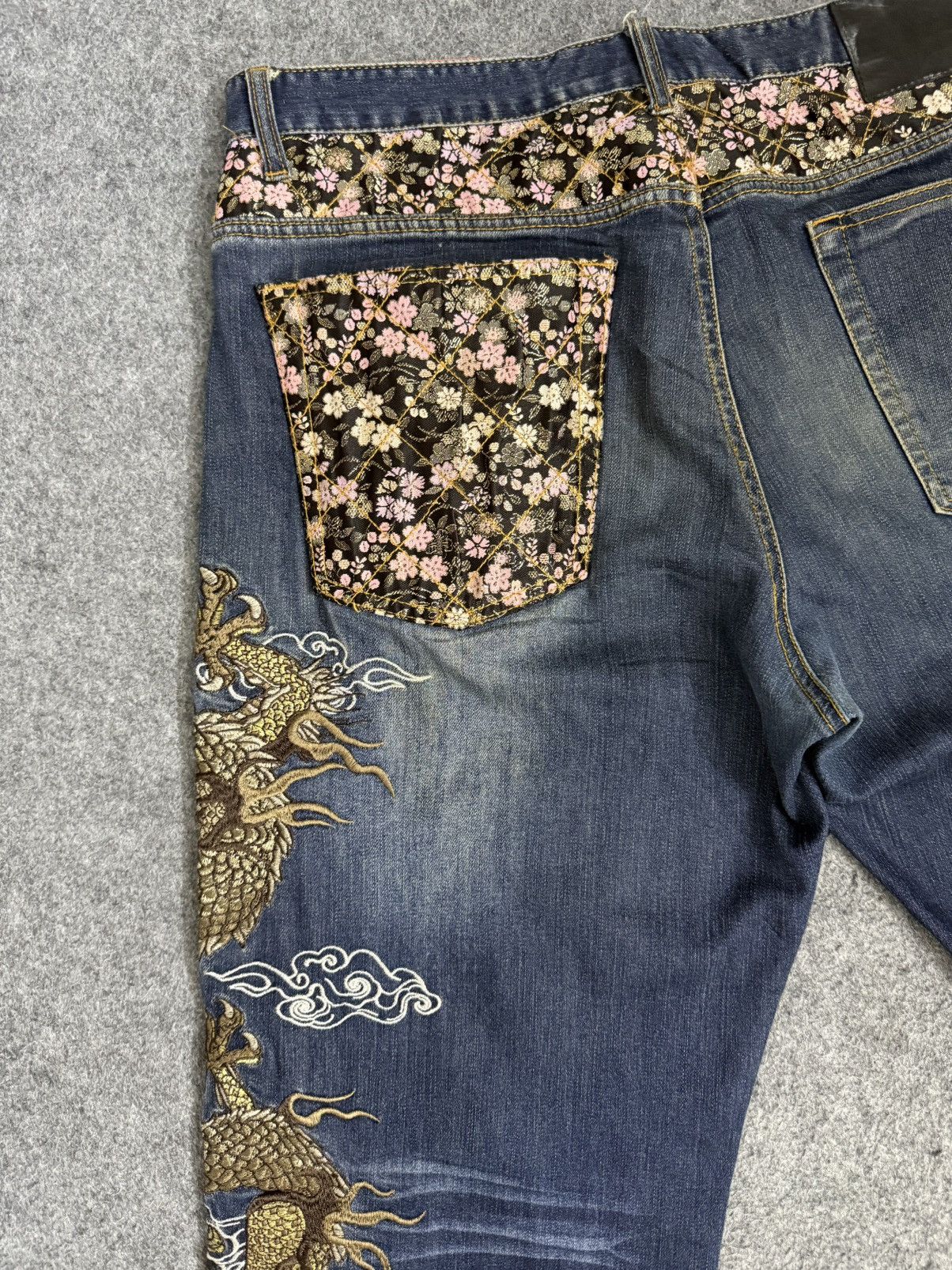 Karakuri Tamashii 🔴Last Drop🔴 A9 JAPANESE BRAND DRAGON AND SAKURA EMBROIDERED Size US 35 - 9 Thumbnail