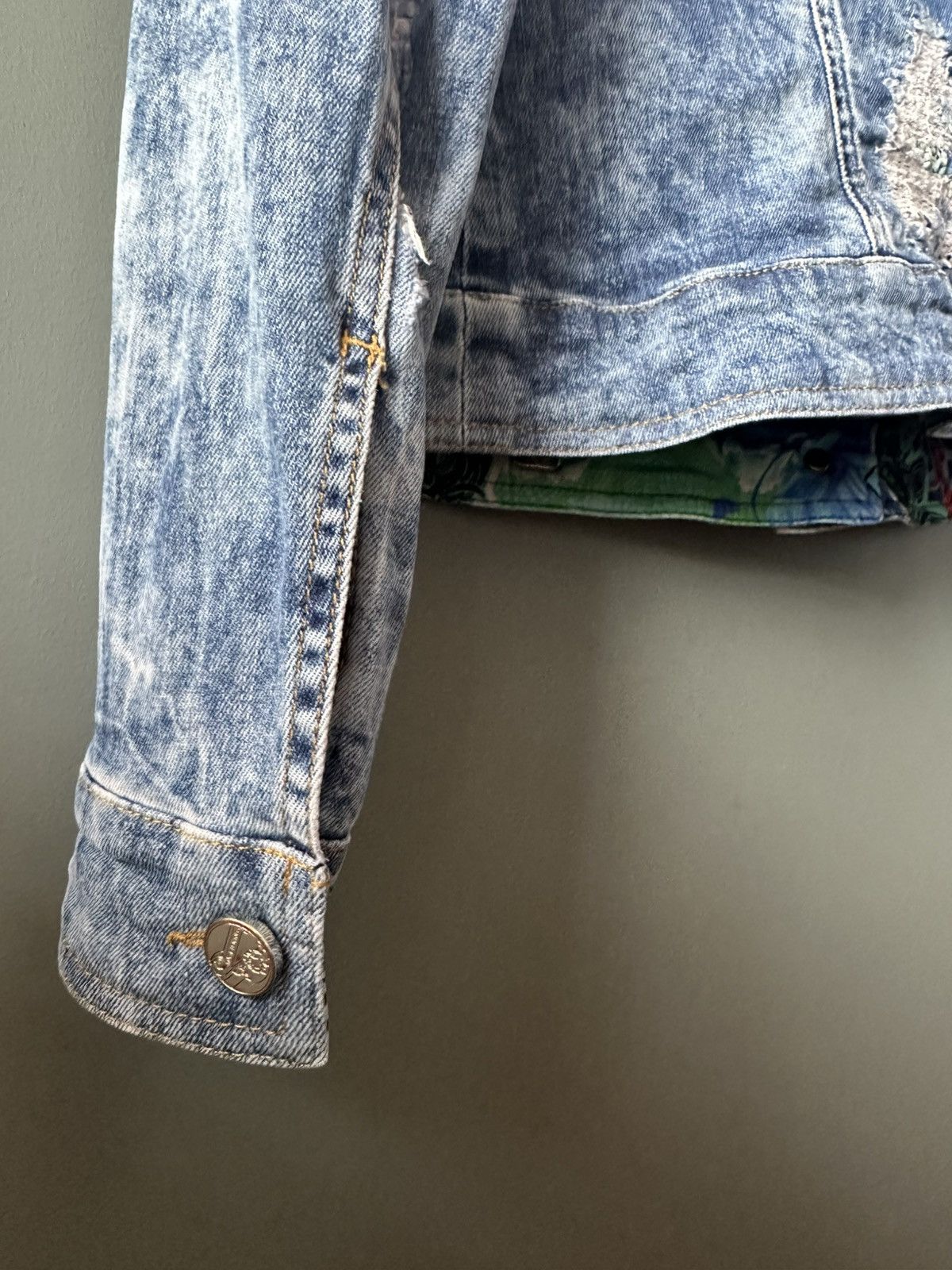 Versace Versace Jeans Distressed Denim Jacket Size M / US 6-8 / IT 42-44 - 8 Thumbnail