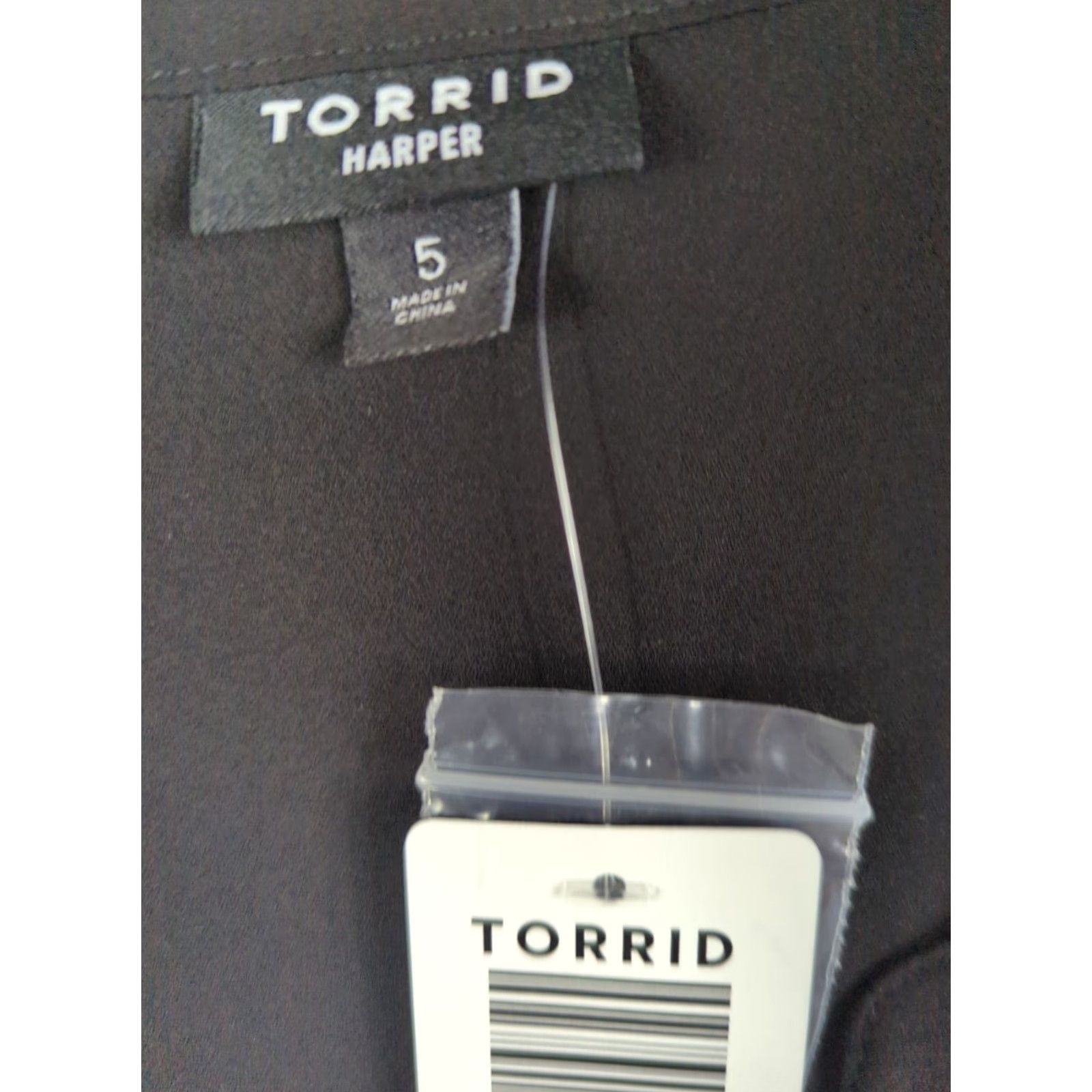 Torrid Torrid Blouse Womens Plus 5X Black Georgette 3/4 Roll Tab Sleeve Sheer V-Neck Pullover with Pockets (Chiffon/Polyester) Size XXL / US 16-18 / IT 52-54 - 4 Thumbnail