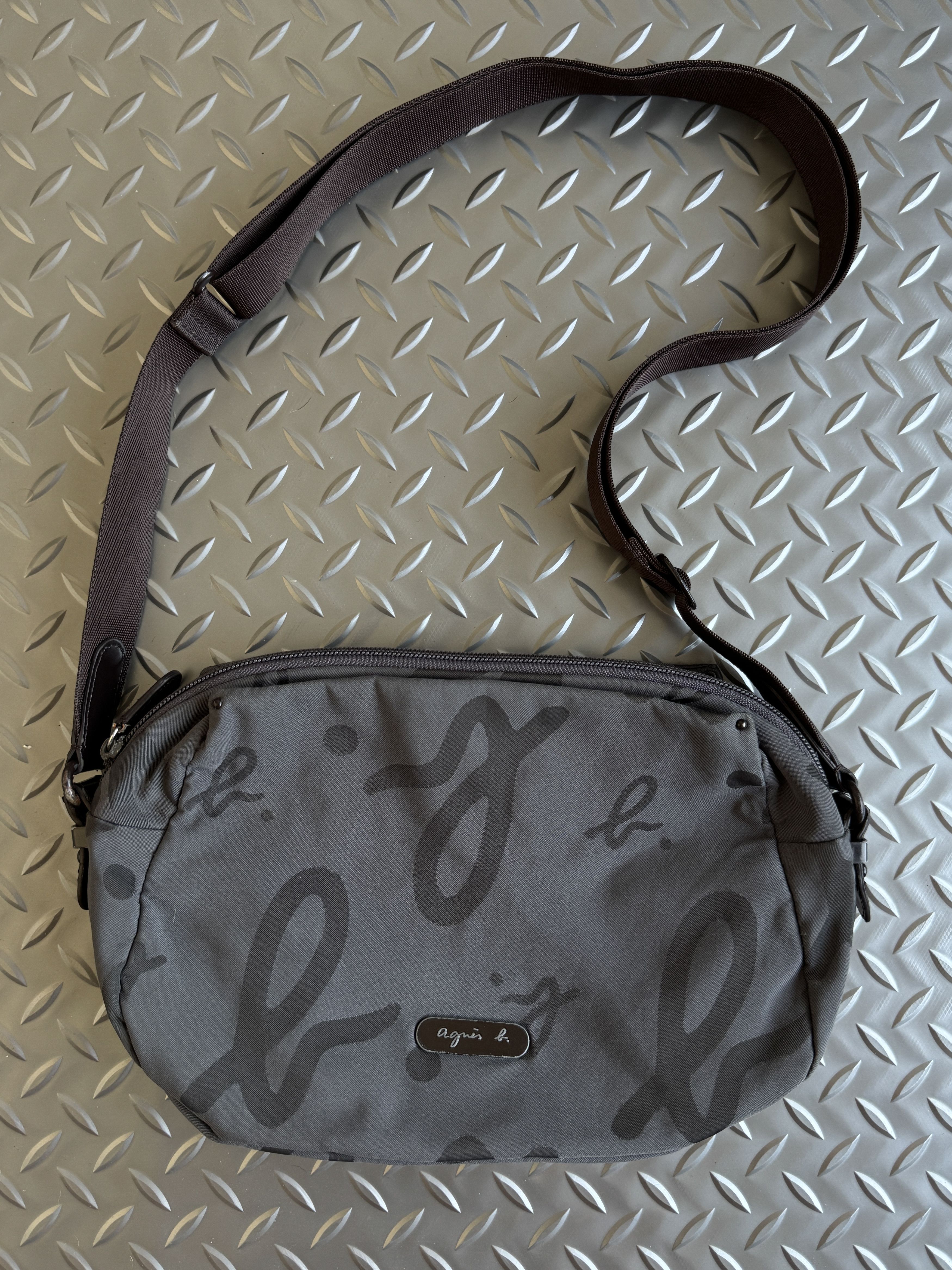agnes b. agnès b. VOYAGE Logo Print Shoulder Bag Size ONE SIZE - 1 Thumbnail