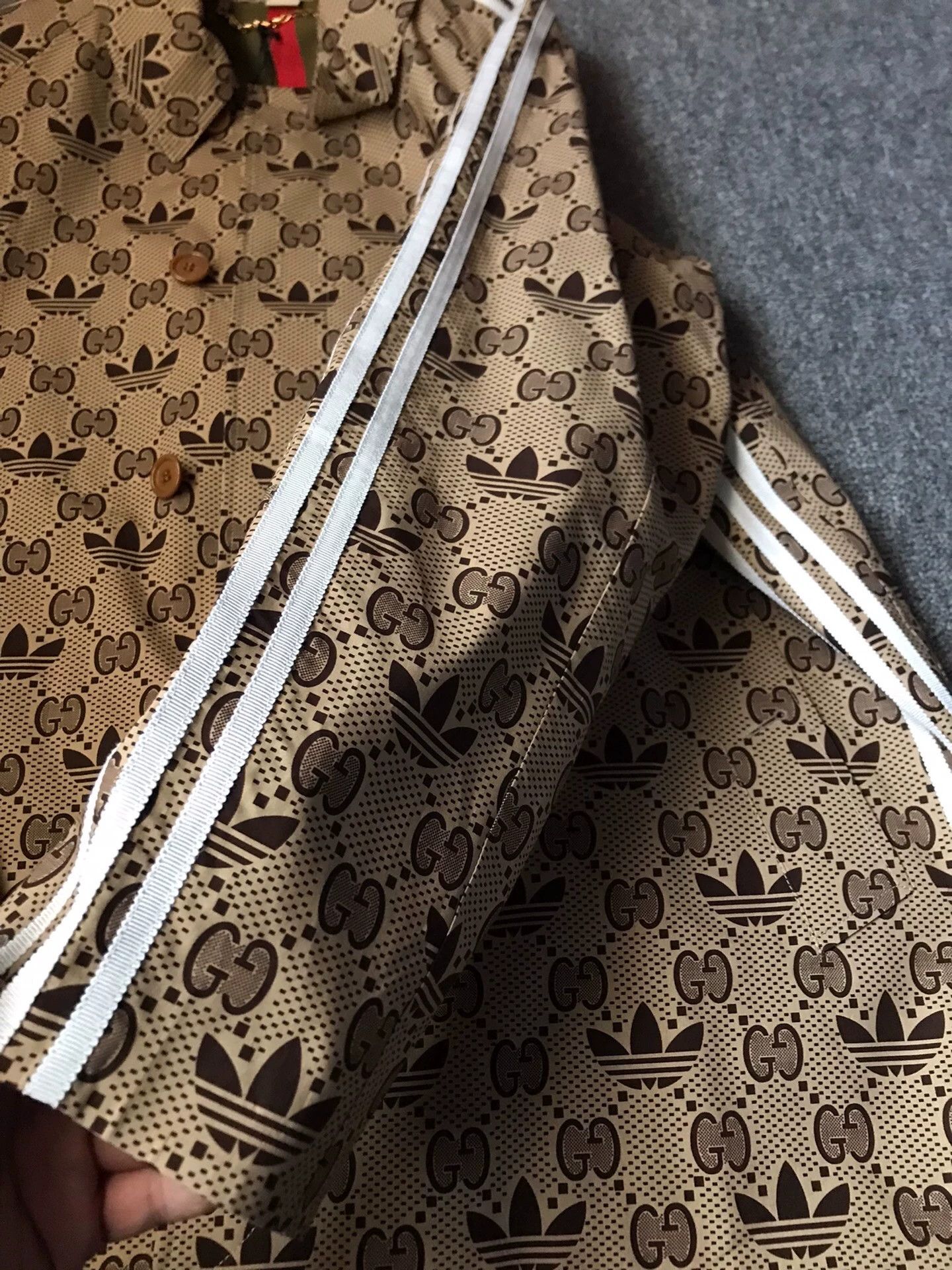 Gucci Gucci x adidas collab full logo coat 48 New Size US M / EU 48-50 / 2 - 4 Thumbnail