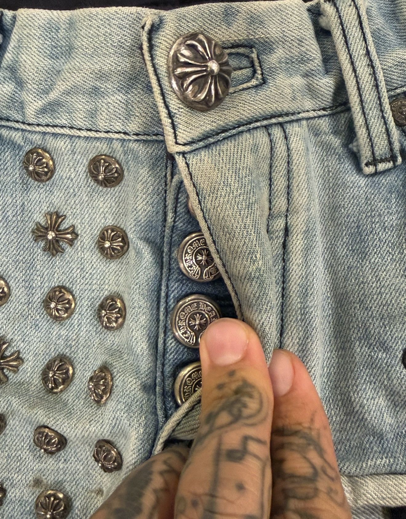 Chrome Hearts Chrome Hearts RARE Denim Cross patch & silver stud shorts Size 25" / US 0 / IT 36 - 13 Thumbnail