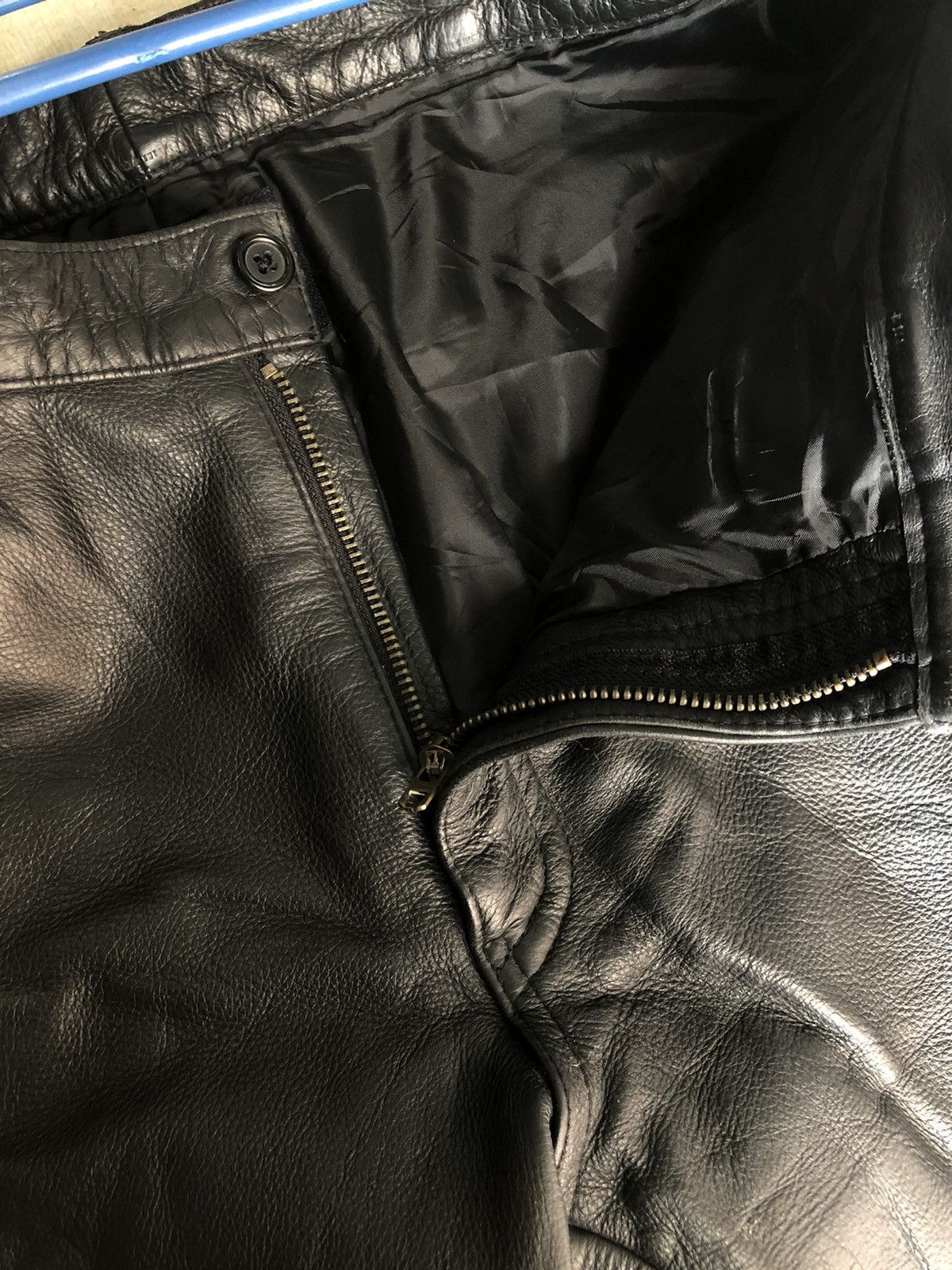 Japanese Brand × Leather VINTAGE SOFT LEATHER PARACHUTE BIKER PANTS VOLCONA Size US 32 / EU 48 - 5 Thumbnail