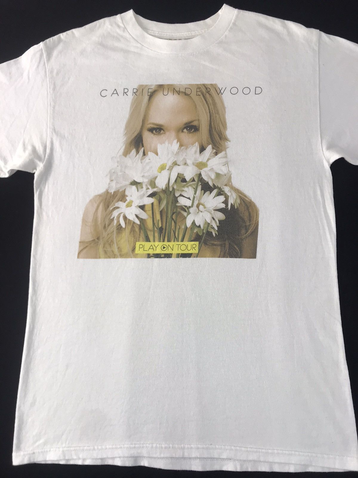 Vintage Carrie Underwood Play On US Tour 2010 Singer Printed Tee Size US M / EU 48-50 / 2 - 3 Thumbnail