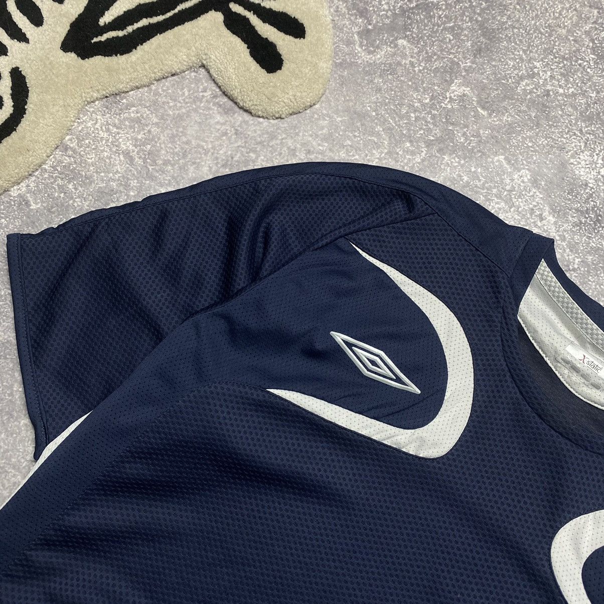 Umbro Vintage Umbro England Team 2000’s Soccer jersey Size US XL / EU 56 / 4 - 4 Thumbnail