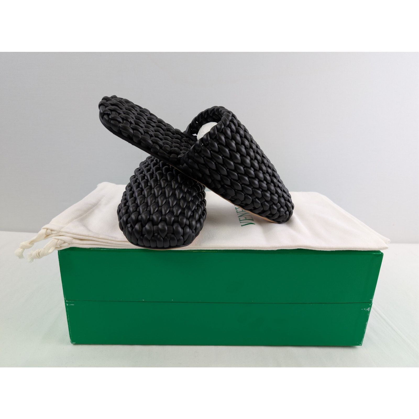 Bottega Veneta o1rshd1 Rubber Cloud Weave Squid Slipper in Black 41 Size US 8 / EU 41 - 14 Thumbnail