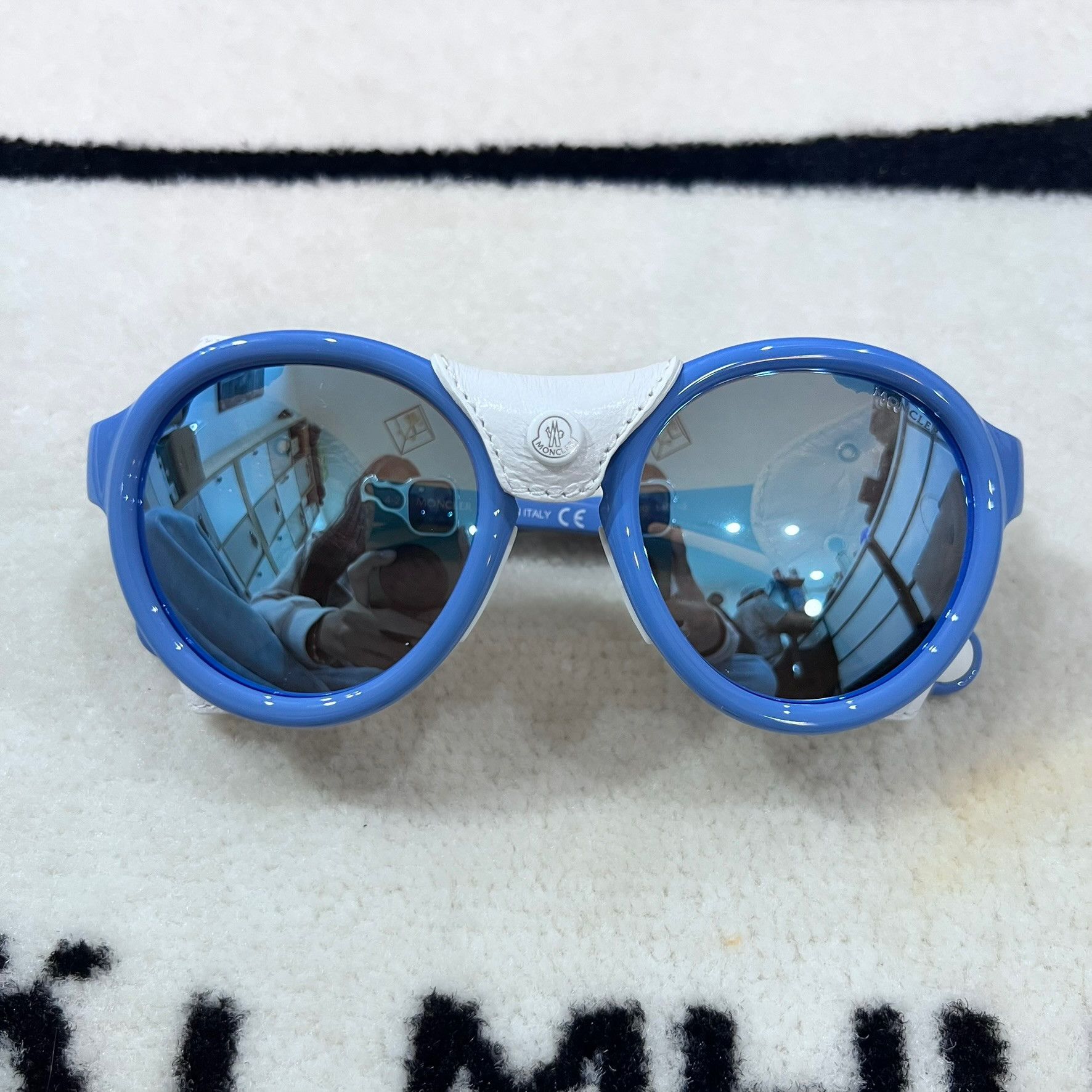 Moncler Moncler Sky Blue White Steradian Round Sunglasses Boutique Size ONE SIZE - 1 Thumbnail