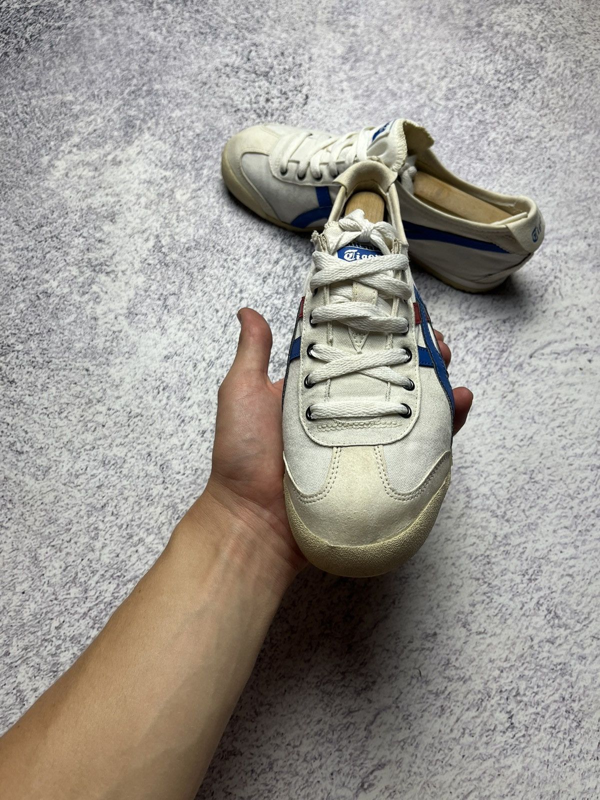 Asics Asics Onitsuka Tiger Mexico 66 Distressed Sneakers 10 Rare Size US 6 / EU 39 - 13 Thumbnail