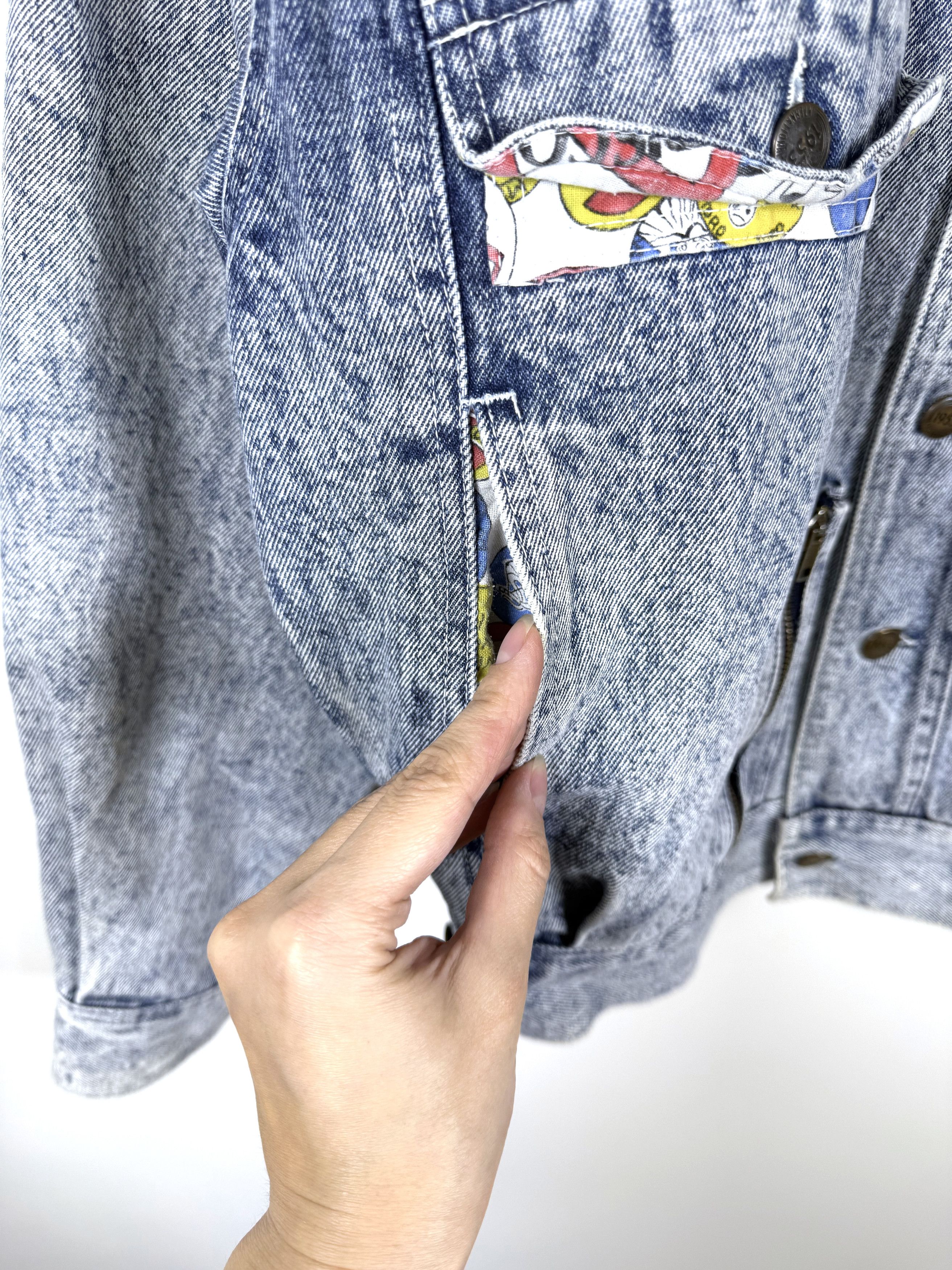 Vintage Vintage Acid Wash Denim Jacket with Pop Art Lining (S) Size US S / EU 44-46 / 1 - 7 Thumbnail
