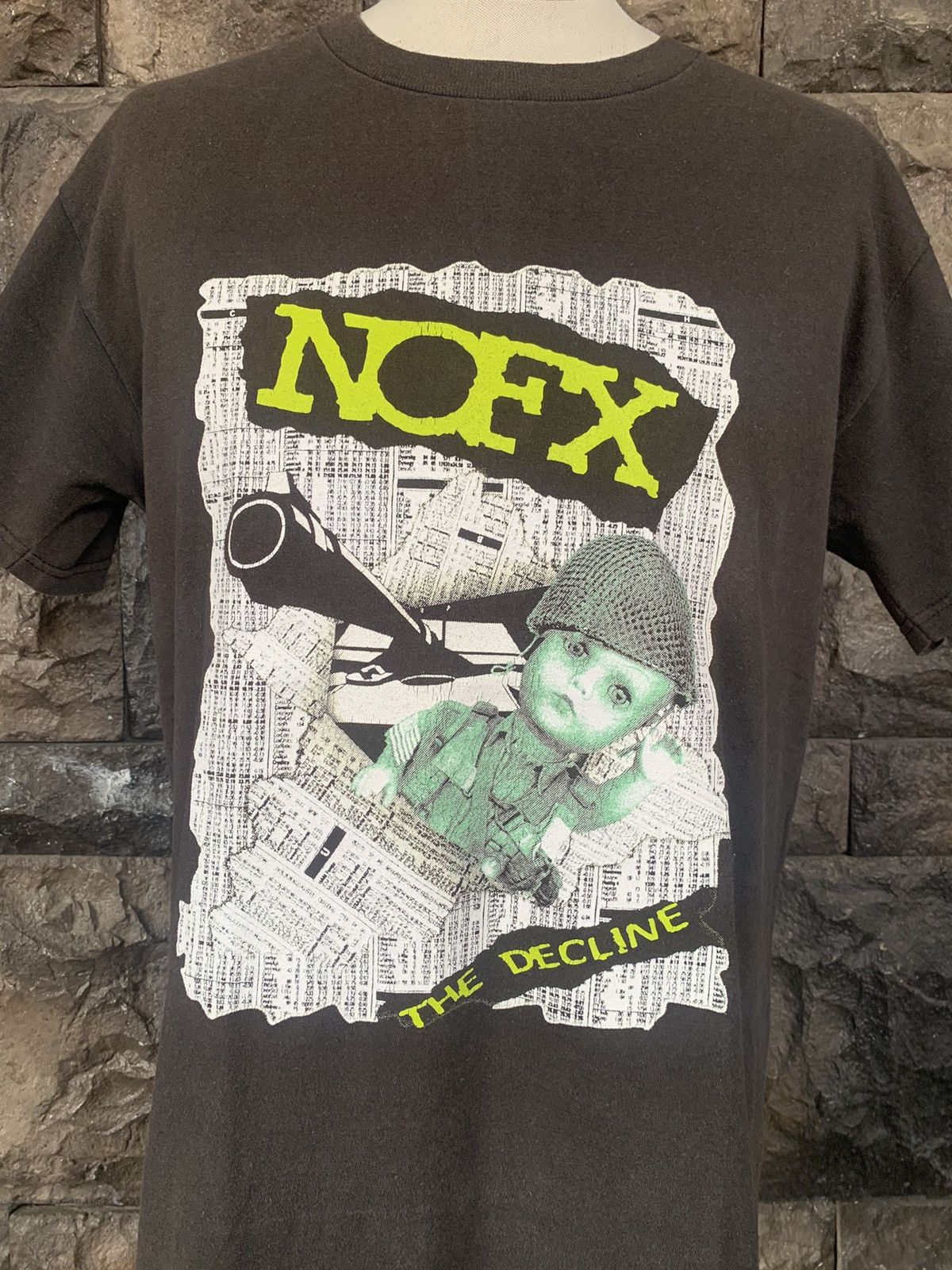 Band Tees × Vintage Vintage 2000 NOFX The Decline Rock Band T shirt Size US M / EU 48-50 / 2 - 2 Thumbnail
