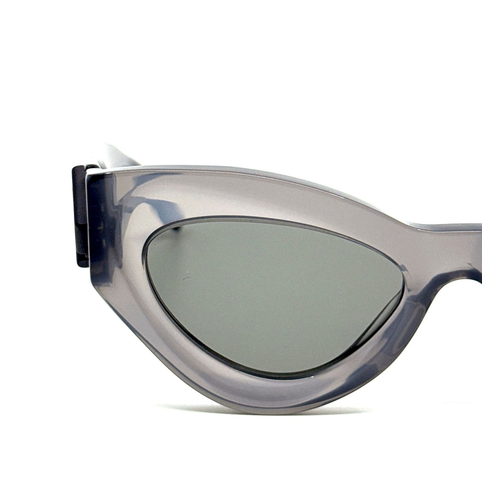 Fendi New, FENDI Sunglasses FE40146I 20A Authentic Size ONE SIZE - 4 Thumbnail