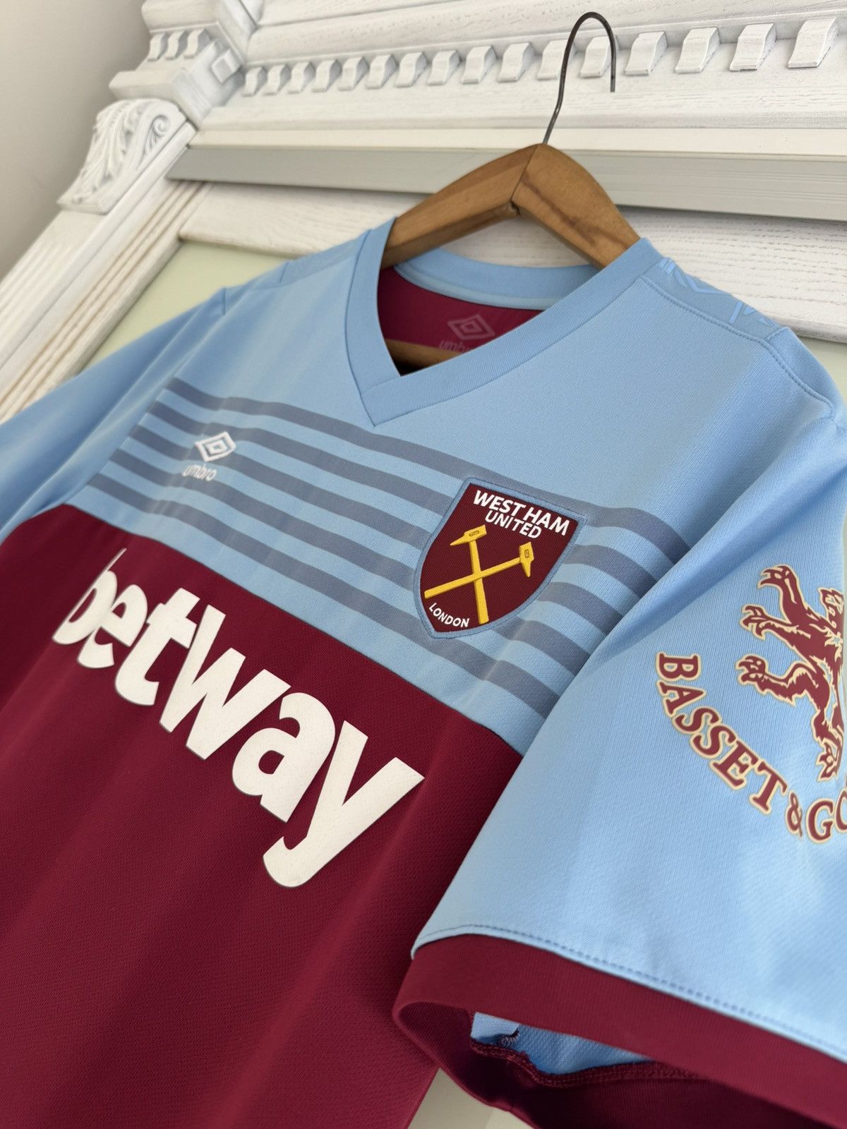 Umbro West Ham United 2019-2020 Home Soccer Jersey Football Shirt Size US L / EU 52-54 / 3 - 6 Thumbnail