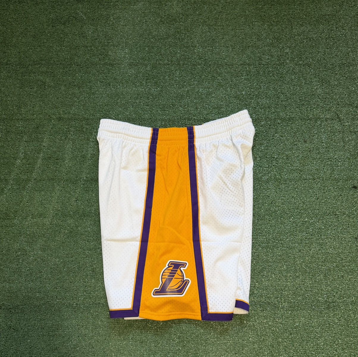 Mitchell & Ness Mens Mitchell & Ness NBA Swingman Shorts Los Angeles Lakers Size US 35 - 8 Thumbnail
