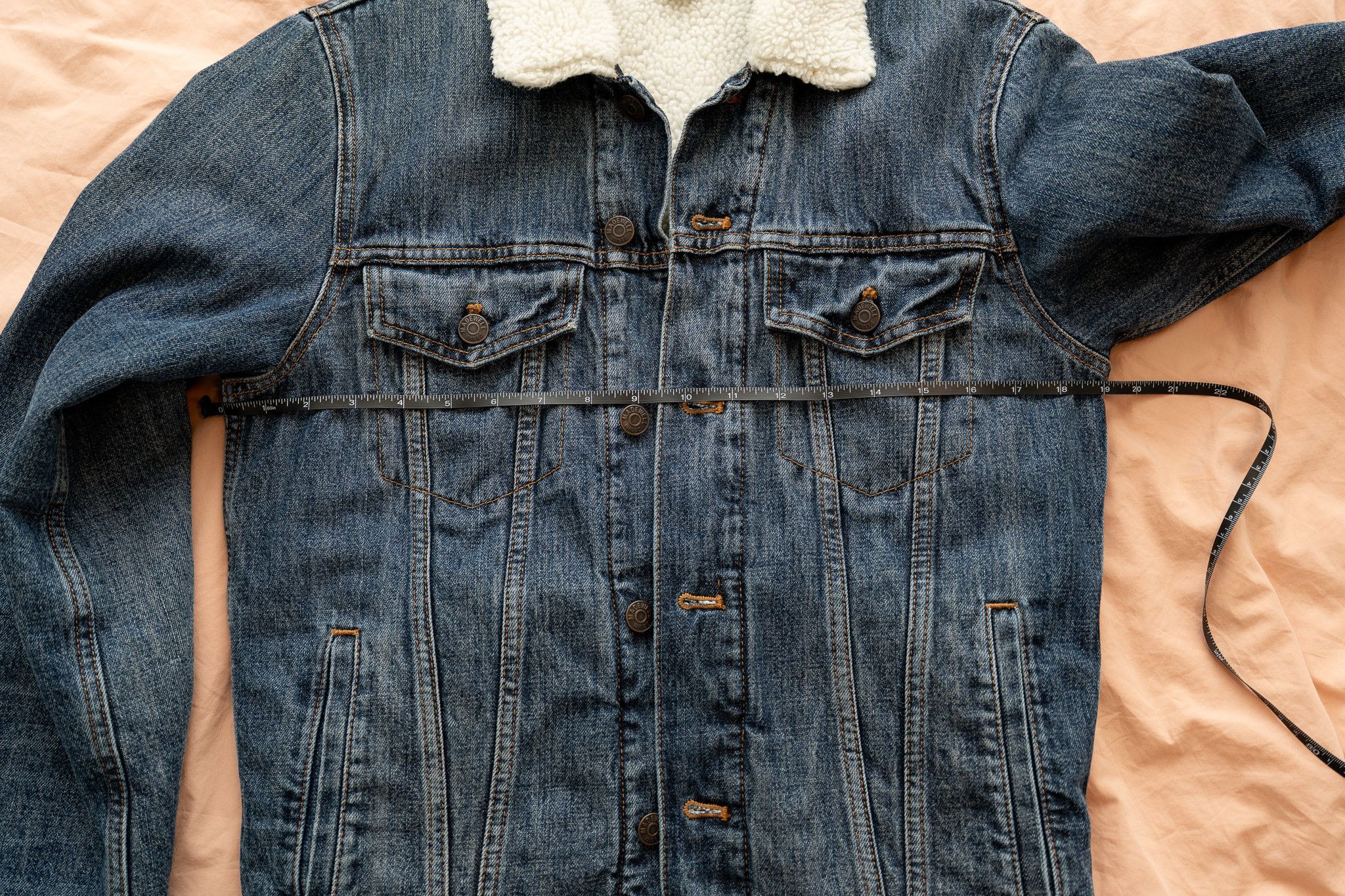Madewell Madewell Sherpa Classic Jean Jacket in Edmonson Wash Size US XS / EU 42 / 0 - 5 Thumbnail