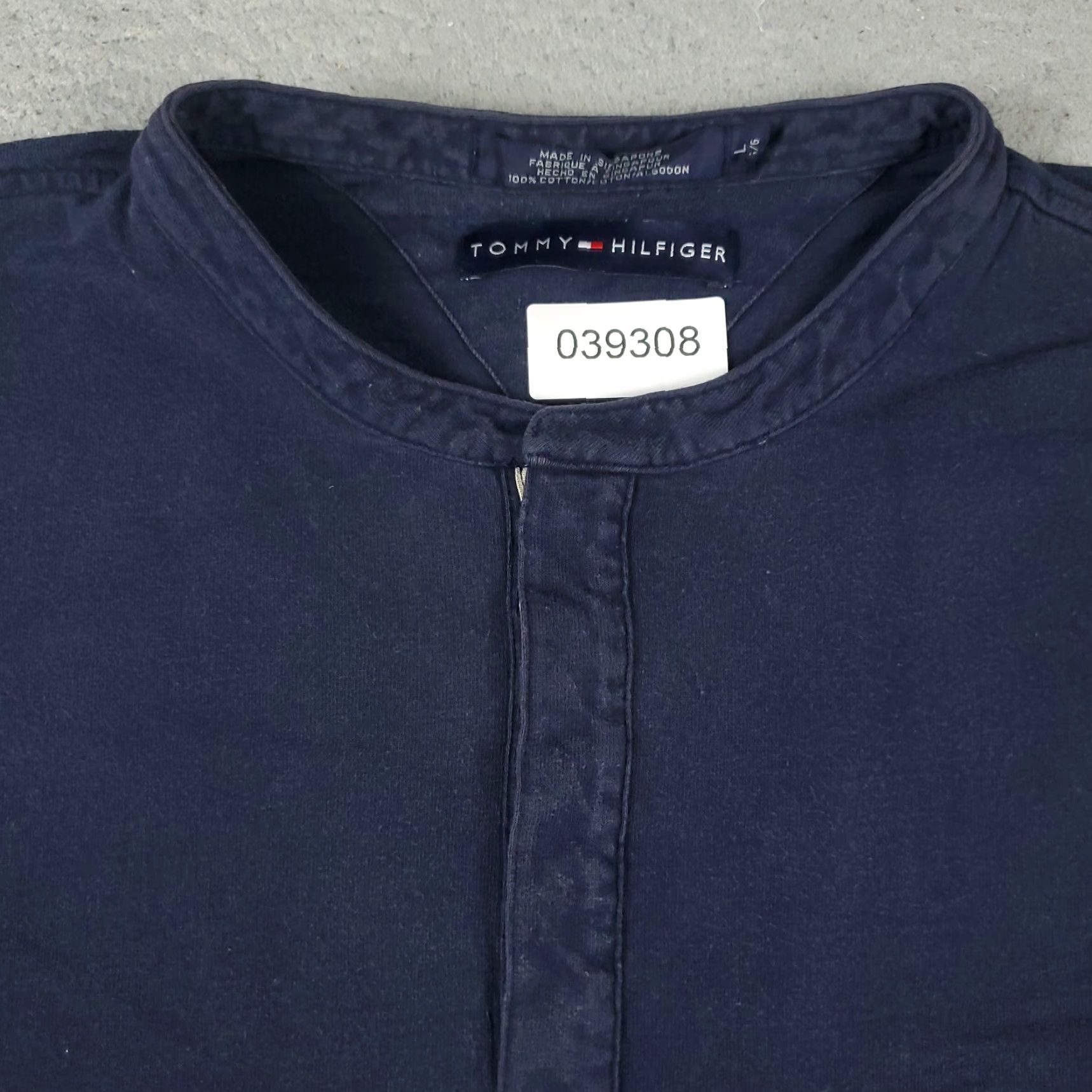 Tommy Hilfiger VINTAGE Tommy Hilfiger T Shirt Mens Large Blue Crew Neck Short Sleeve Cotton Logo Classic American Casual - Mens Size L Blue Size US L / EU 52-54 / 3 - 2 Thumbnail
