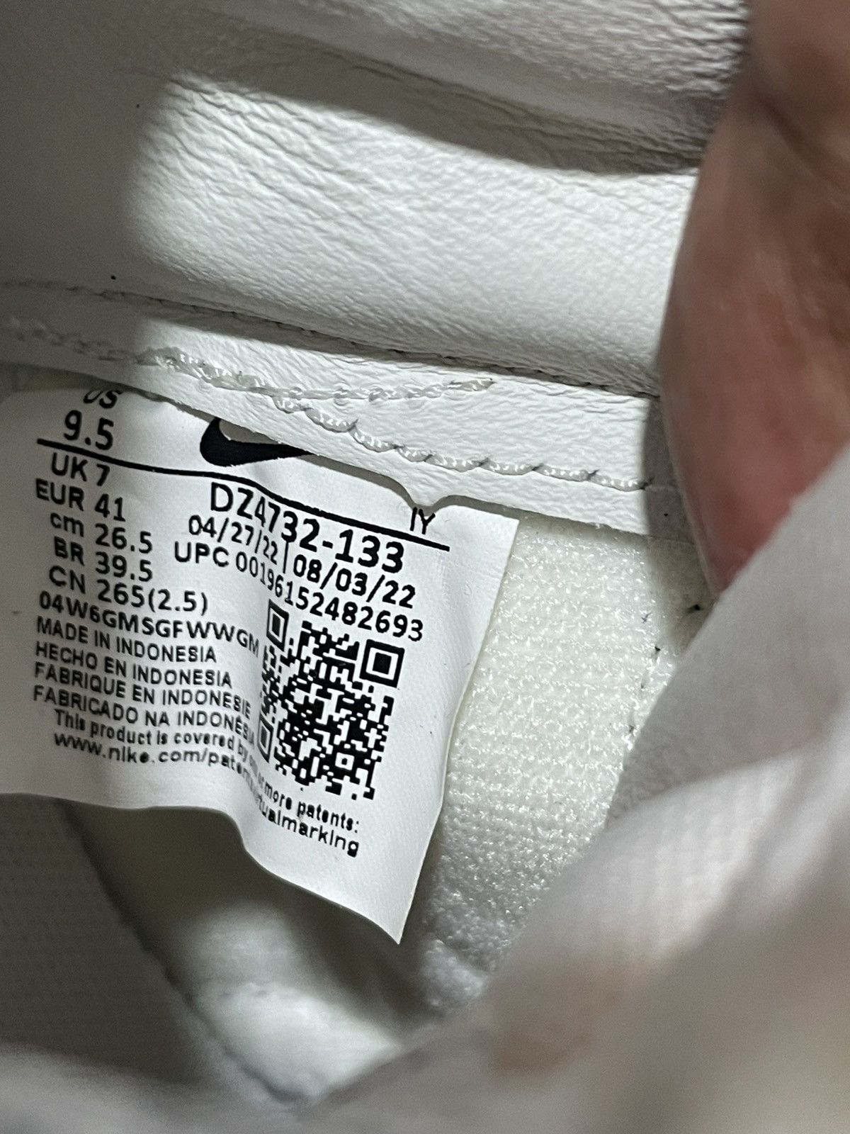 Nike Nike Dunk High OG SE W “Panda” Size US 8 / EU 41 - 23 Thumbnail
