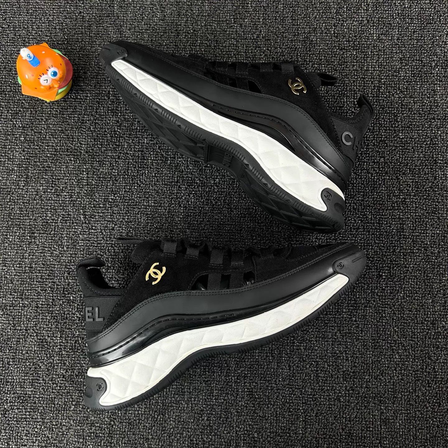 Chanel Chanel Black CC Gold Sneakers Women's 38 Panda HB6714 Size US 7.5 / IT 37.5 - 4 Thumbnail