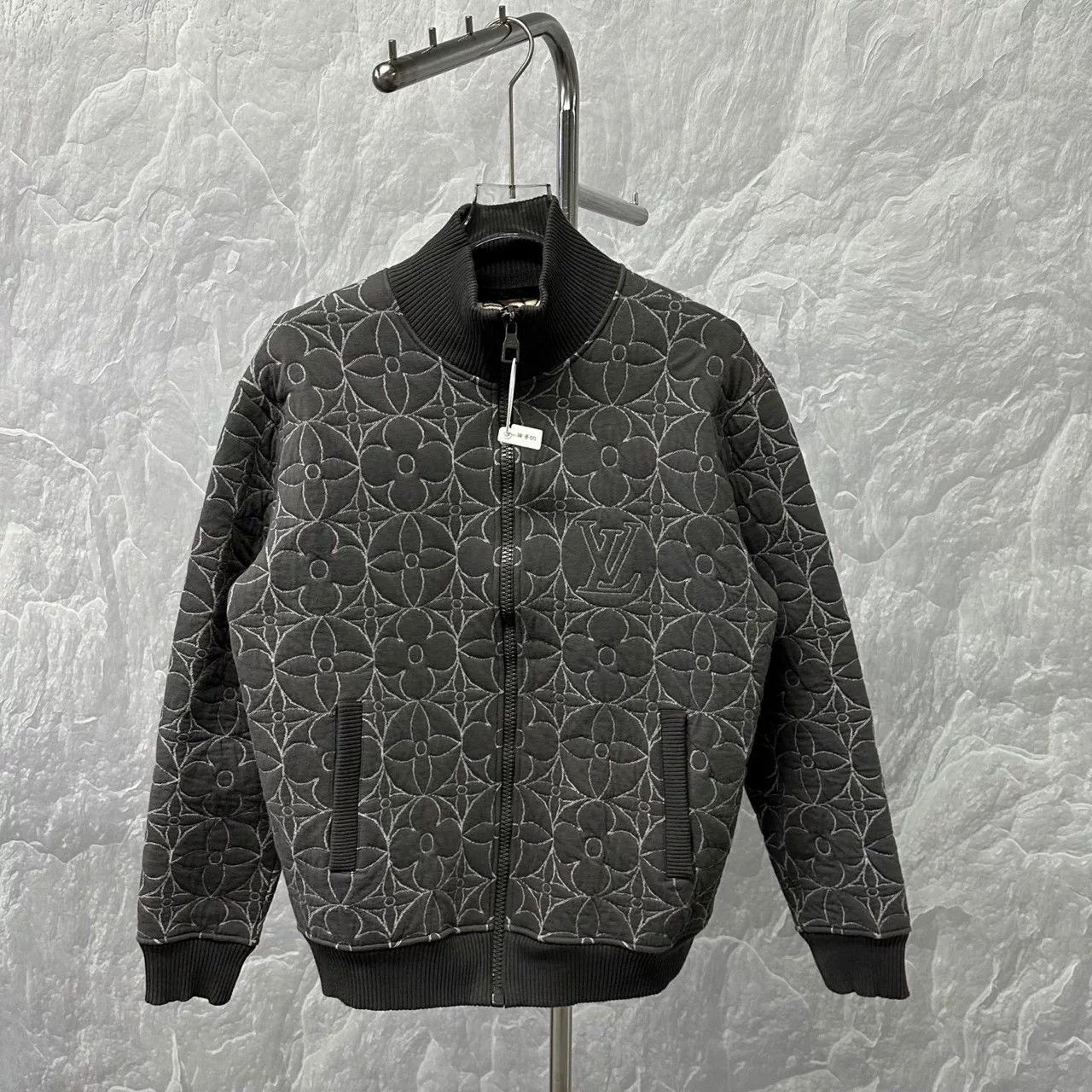 Louis Vuitton louis vuitton three flower embossed zip-up jacket Size L / US 10 / IT 46 - 1 Thumbnail