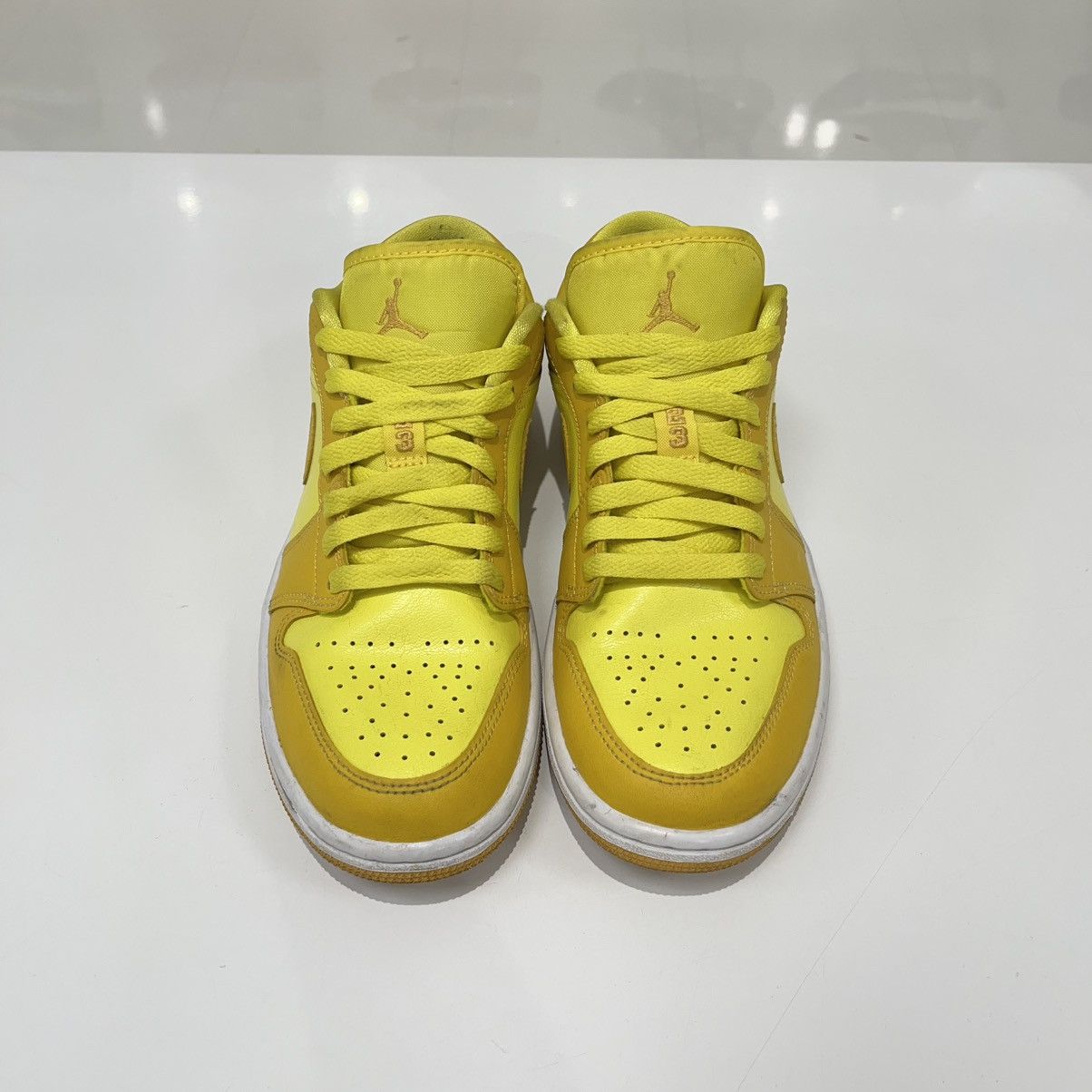 Nike Air Jordan 1 Low Yellow Strike (W) Size US 7 / IT 37 - 10 Thumbnail