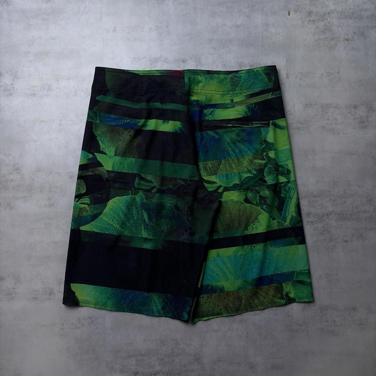 Oakley Y2K Green Oakley Grunge Surf Baggy Board Shorts Size US 31 - 2 Thumbnail