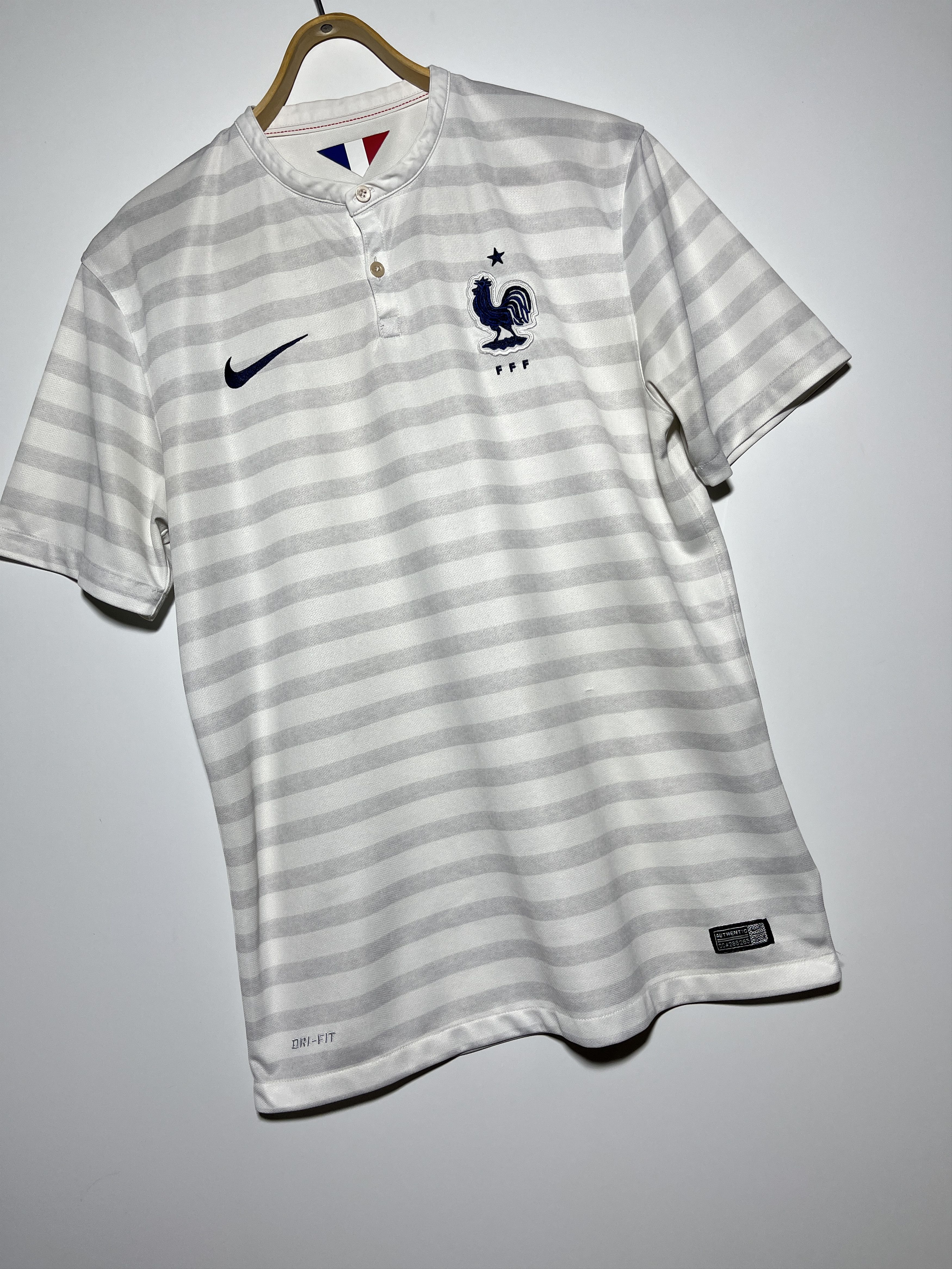 Nike Nike France National Team 2014-2015 Away Football Jersey Size US M / EU 48-50 / 2 - 4 Thumbnail