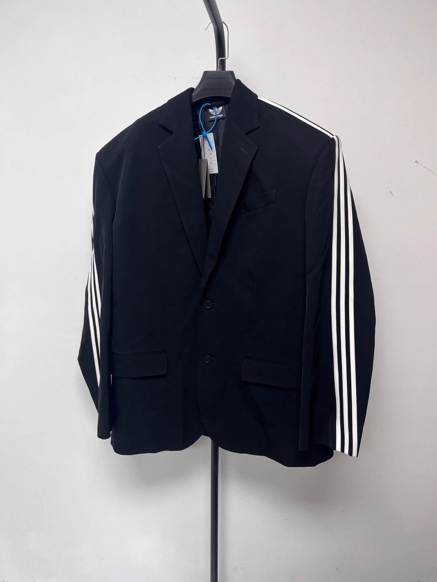 Balenciaga Balenciaga x adidas originals men's black like new blazer XS Size US XS / EU 42 / 0 - 1 Thumbnail