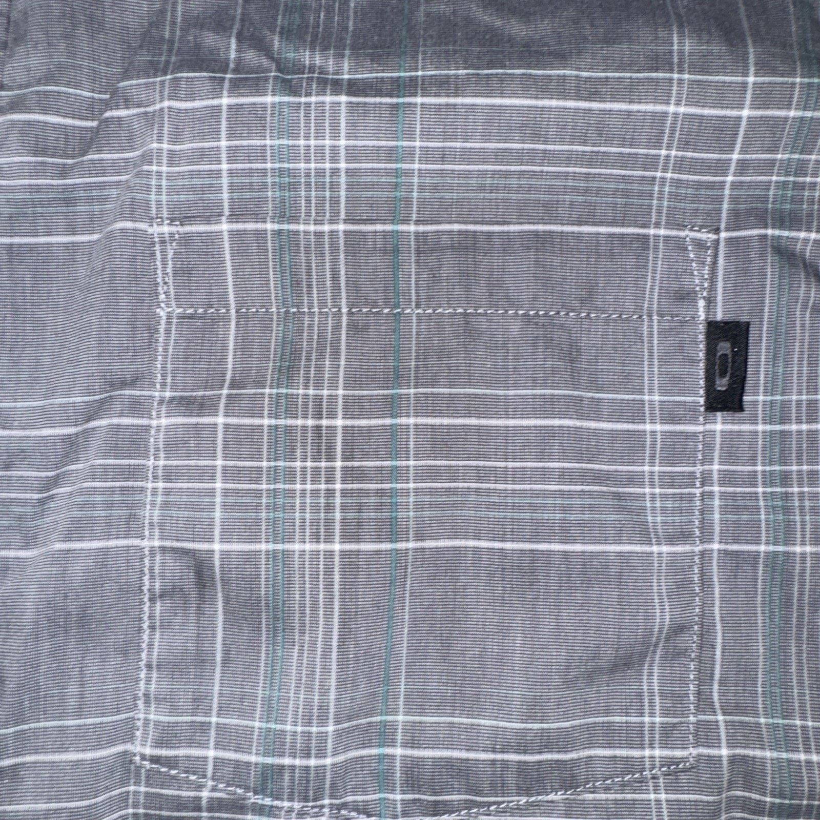 Oakley Oakley Long Sleeve Dress Shirt Plaid Gray Large 22x29 Size US L / EU 52-54 / 3 - 2 Thumbnail