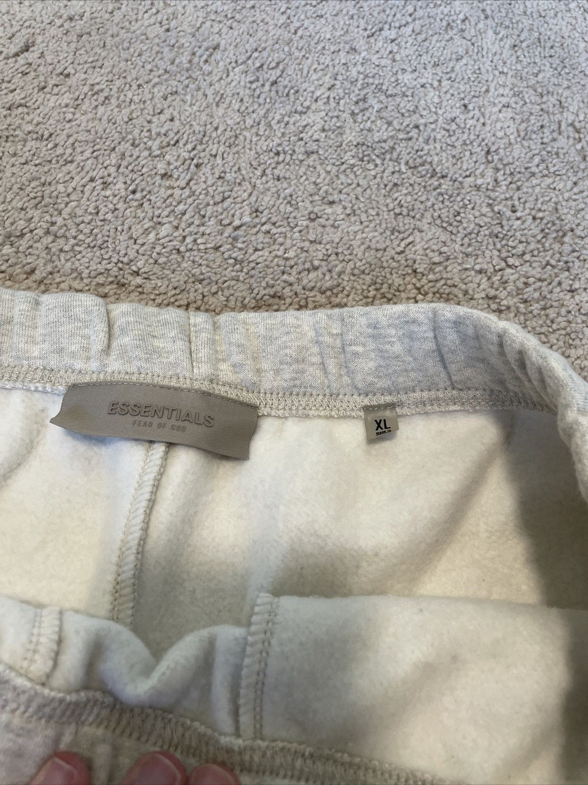 Essentials × Fear of God Essentials Shorts - Light Oatmeal Sweatshort - Fear Of God Size US 35 - 3 Thumbnail