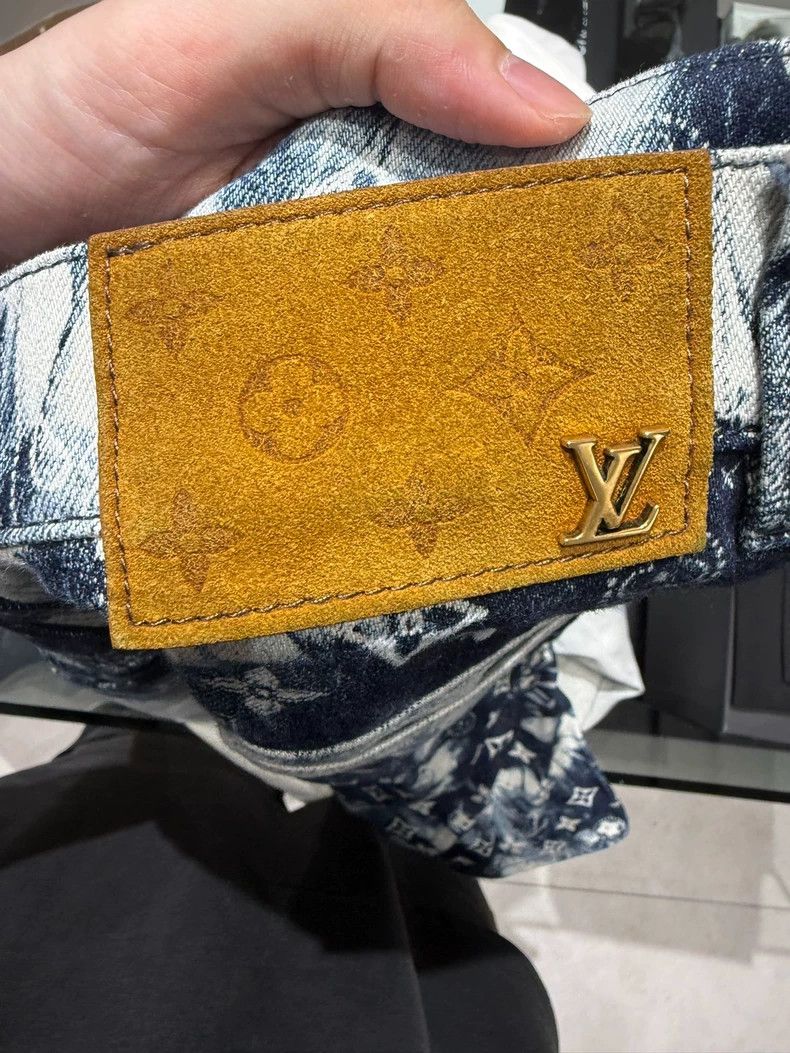 Louis Vuitton Louis Vuitton Cashew Flower Shorts 2505-Nextarrow Size US 33 - 3 Thumbnail