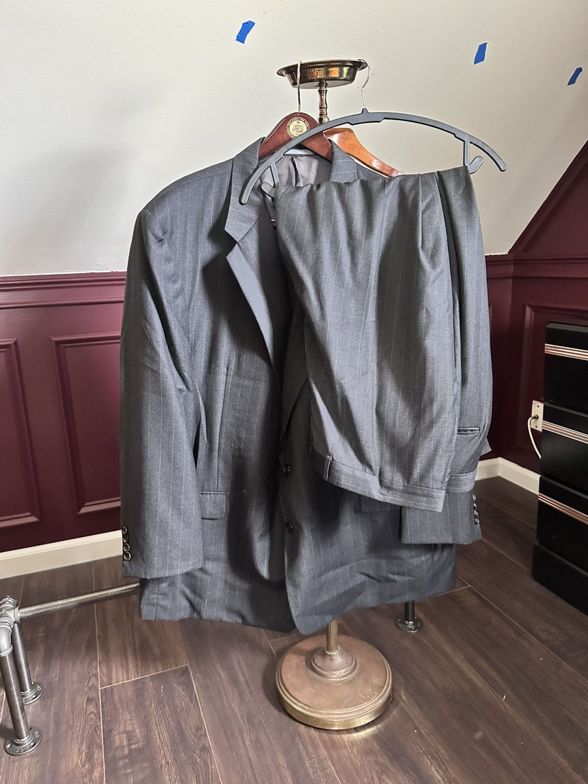 Hickey Freeman LORO PIANA Tasmanian Super 120s custom 2pc pinstriped suit Size 48S - 1 Thumbnail