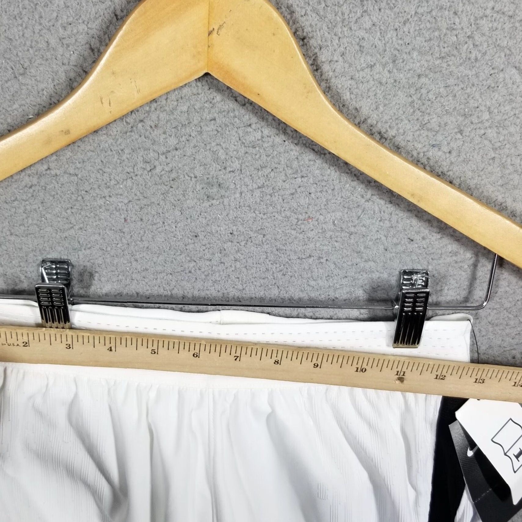 Nike VINTAGE Nike Soccer Shorts Men Small White Gold Activewear 90s Son Heung-min Korea Size US 29 - 3 Thumbnail