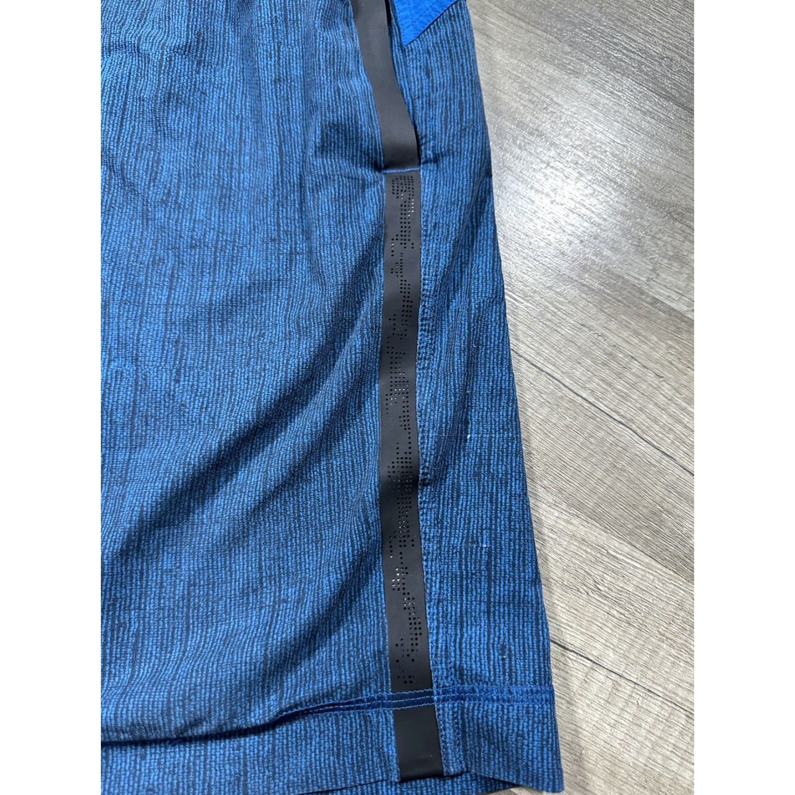 Lululemon Lululemon Shorts Mens M Blue Running Linerless 9" Inseam Athletic Breathable Quick Dry Stretch Moisture Wicking Lightweight Elastic Waist Size US 31 - 5 Thumbnail