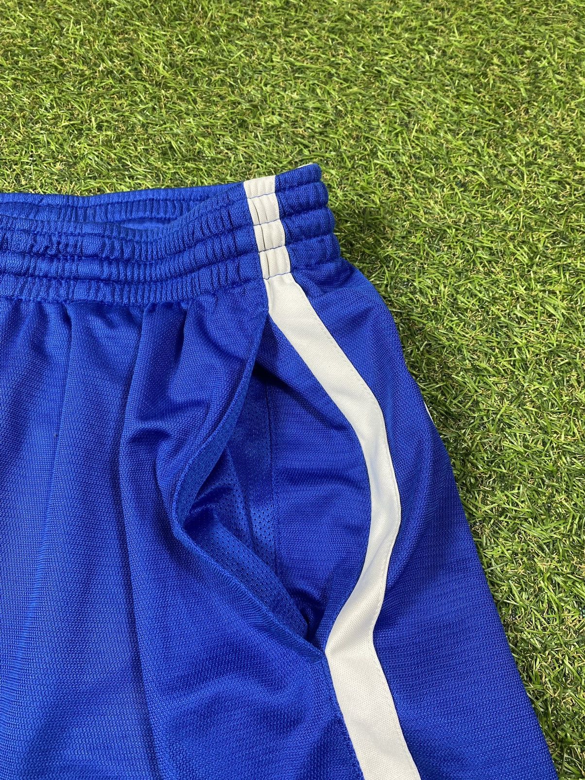 Nike Vintage Nike shorts streetwear swoosh casual y2k size M Size US 32 / EU 48 - 2 Thumbnail