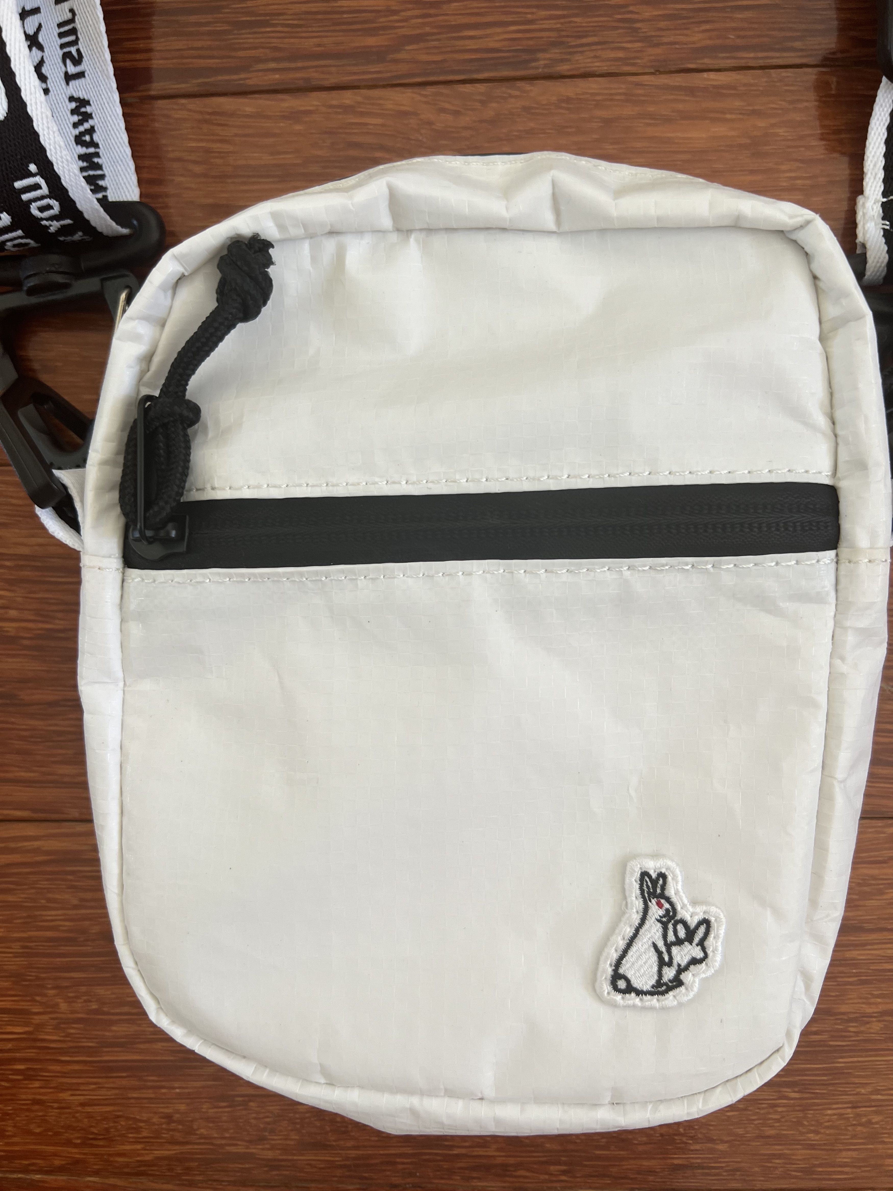 FR2 💚 2018 FR2 Embroidered Shoulder Bag White NEW Size ONE SIZE - 4 Thumbnail