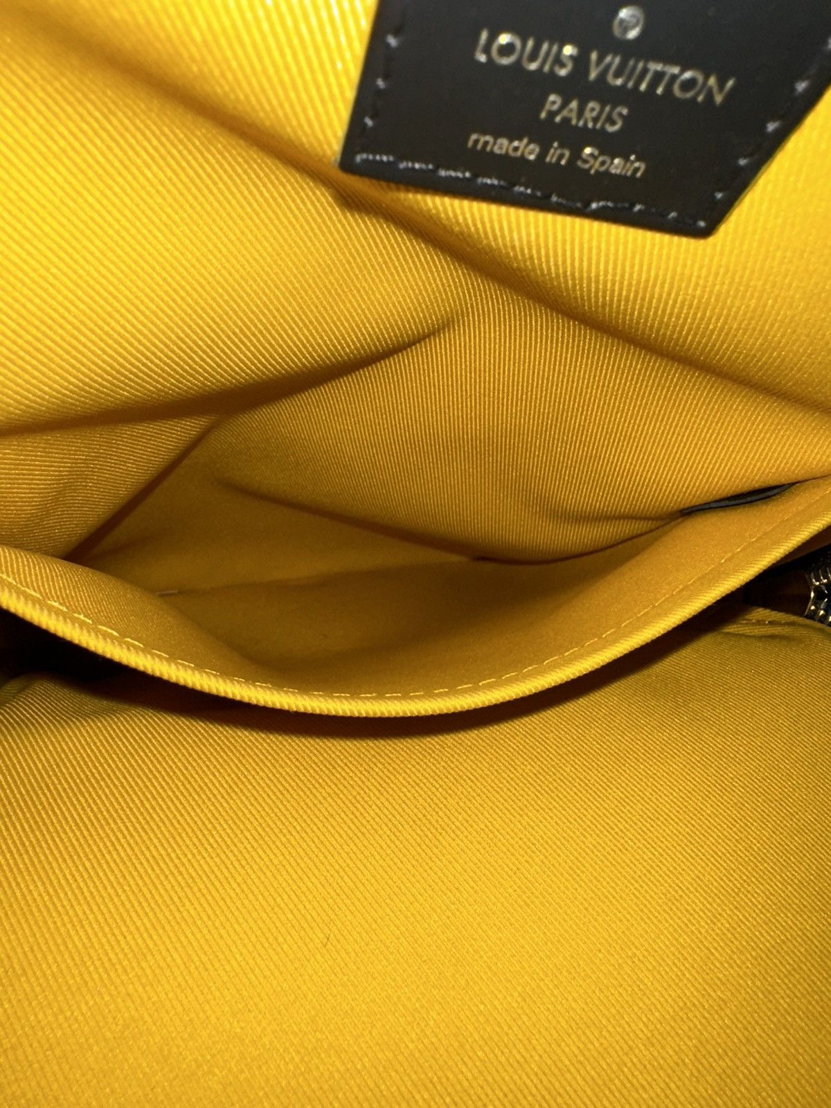 Louis Vuitton Louis Vuitton Avenue Sling Bag Bag Damier Graphite Yellow Size ONE SIZE - 13 Thumbnail