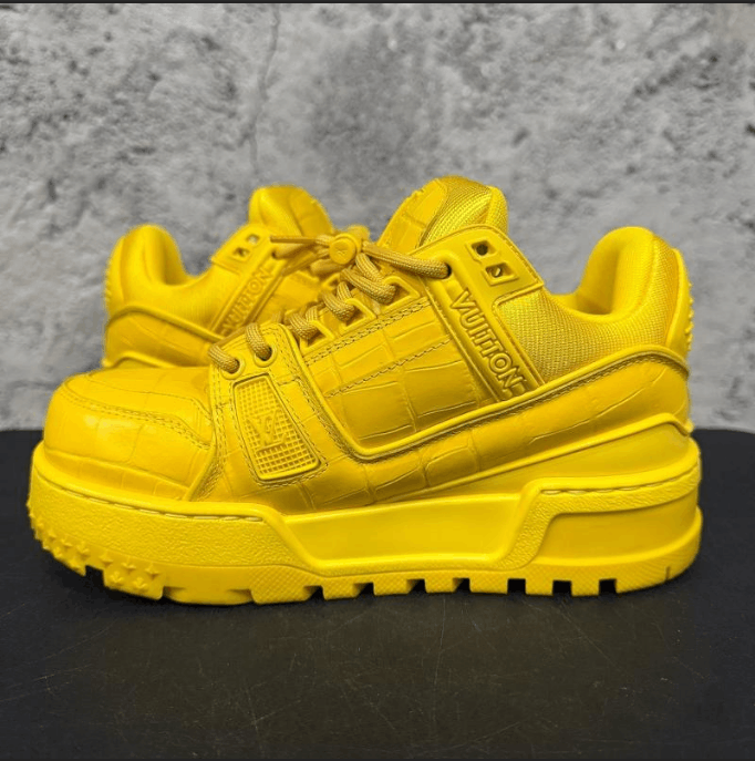 Louis Vuitton Louis Vuitton low-top sneakers Size US 5.5 / IT 35.5 - 6 Thumbnail