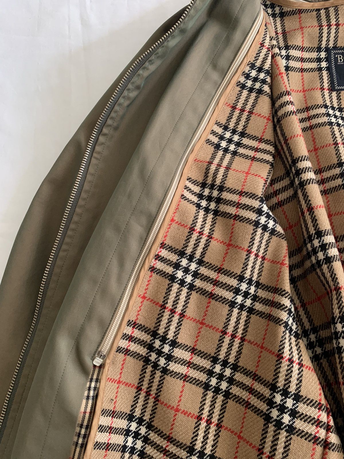 Burberry VINTAGE BURBERRY NOVA CHECK JACKET WITH REMOVABLE VEST Size US M / EU 48-50 / 2 - 14 Thumbnail