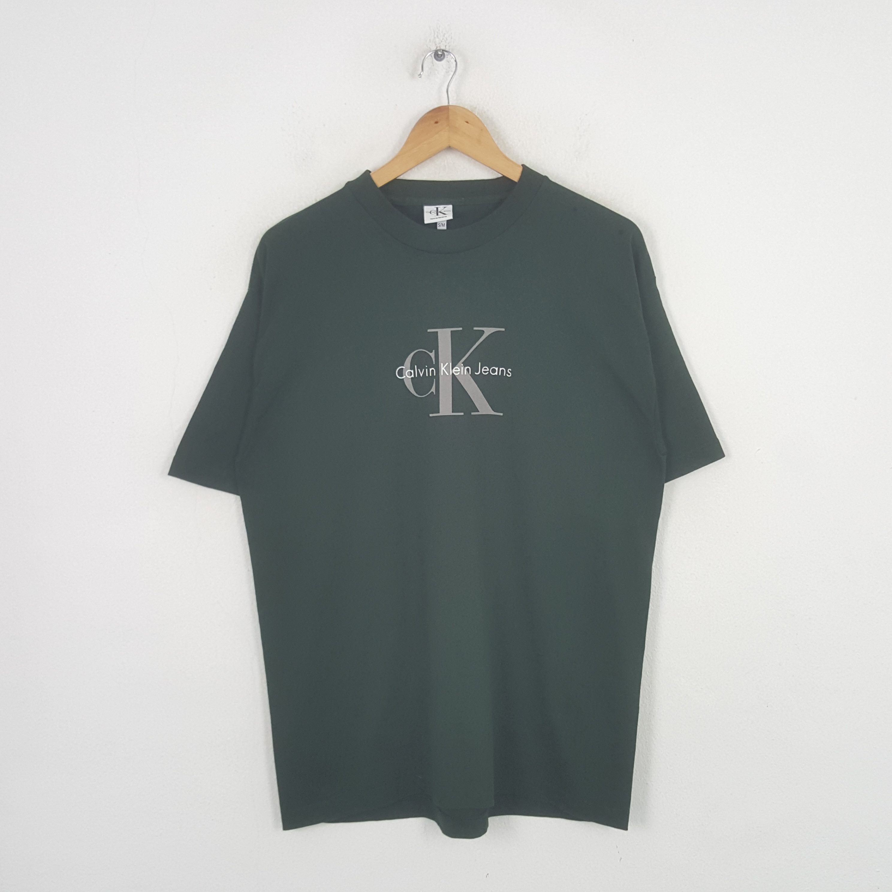 Calvin Klein Vintage Calvin Klein Jeans Logo Art Tshirt RR20 Size US L / EU 52-54 / 3 - 1 Thumbnail