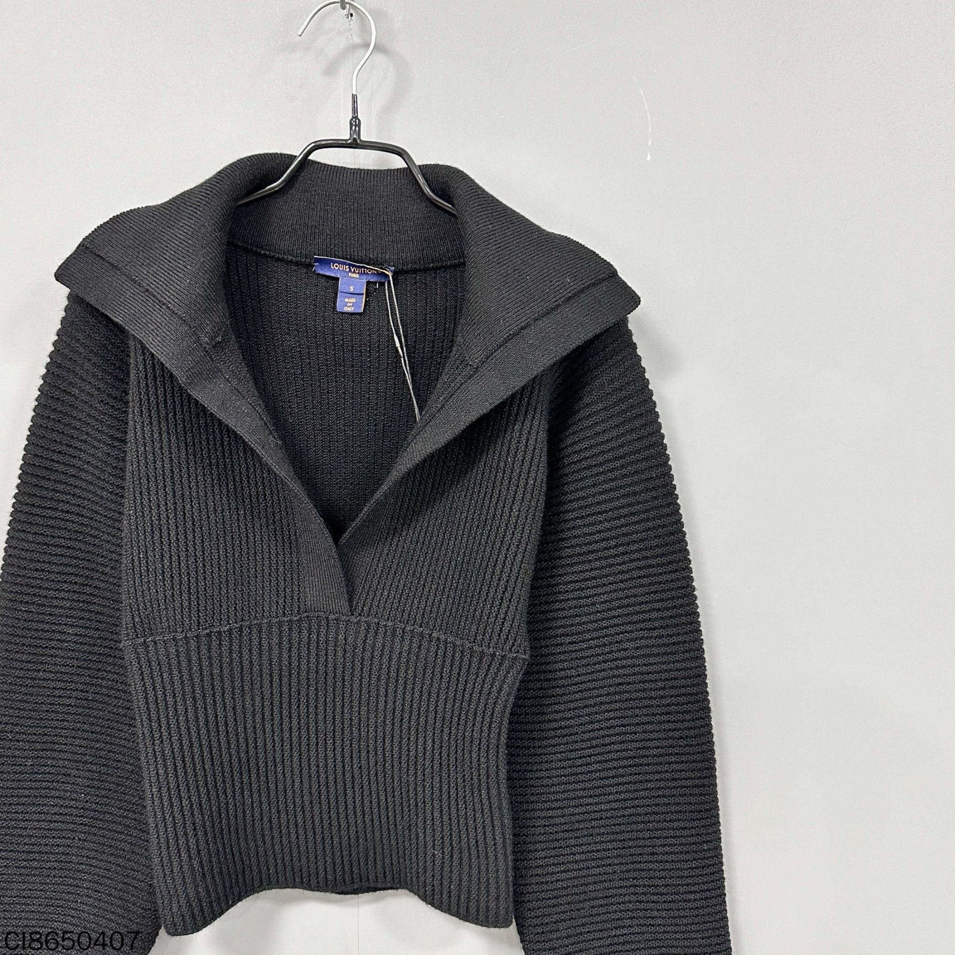 Louis Vuitton Louis Vuitton Black Logo Knit Collar Sweater Size S / US 4 / IT 40 - 3 Thumbnail
