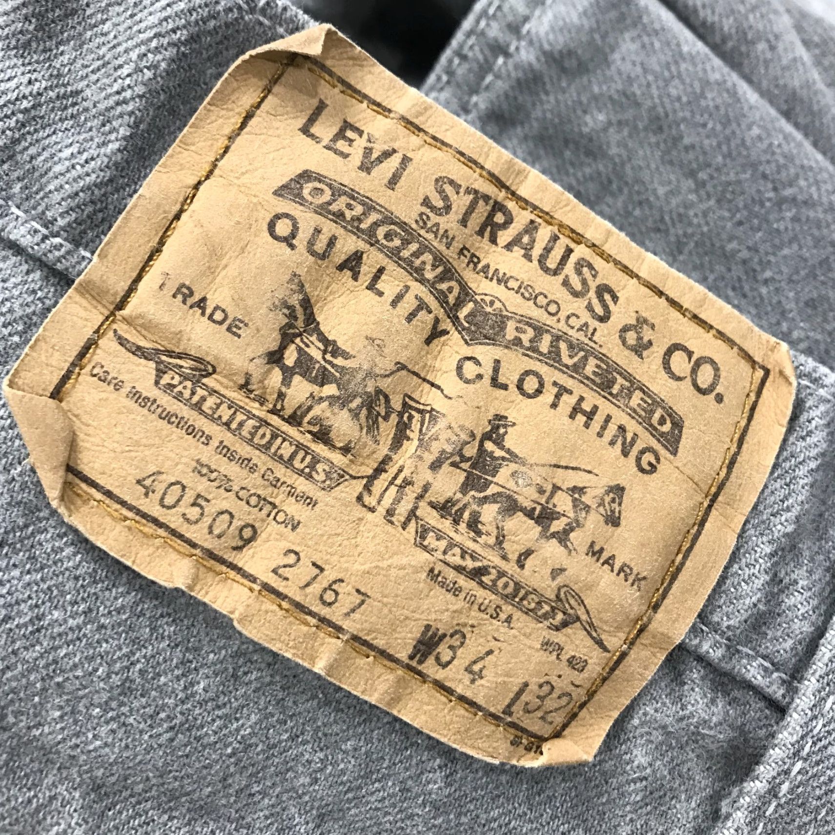 Levi's VINTAGE Levi's Jeans Mens 34x32 Gray Faded 40509 2767 Made USA Denim 90s Size US 34 / EU 50 - 7 Thumbnail