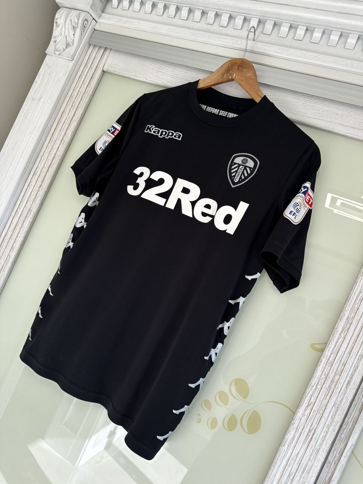 Kappa Leeds United 2017-2018 Away Soccer Jersey Football Shirt Kit Size US M / EU 48-50 / 2 - 3 Thumbnail