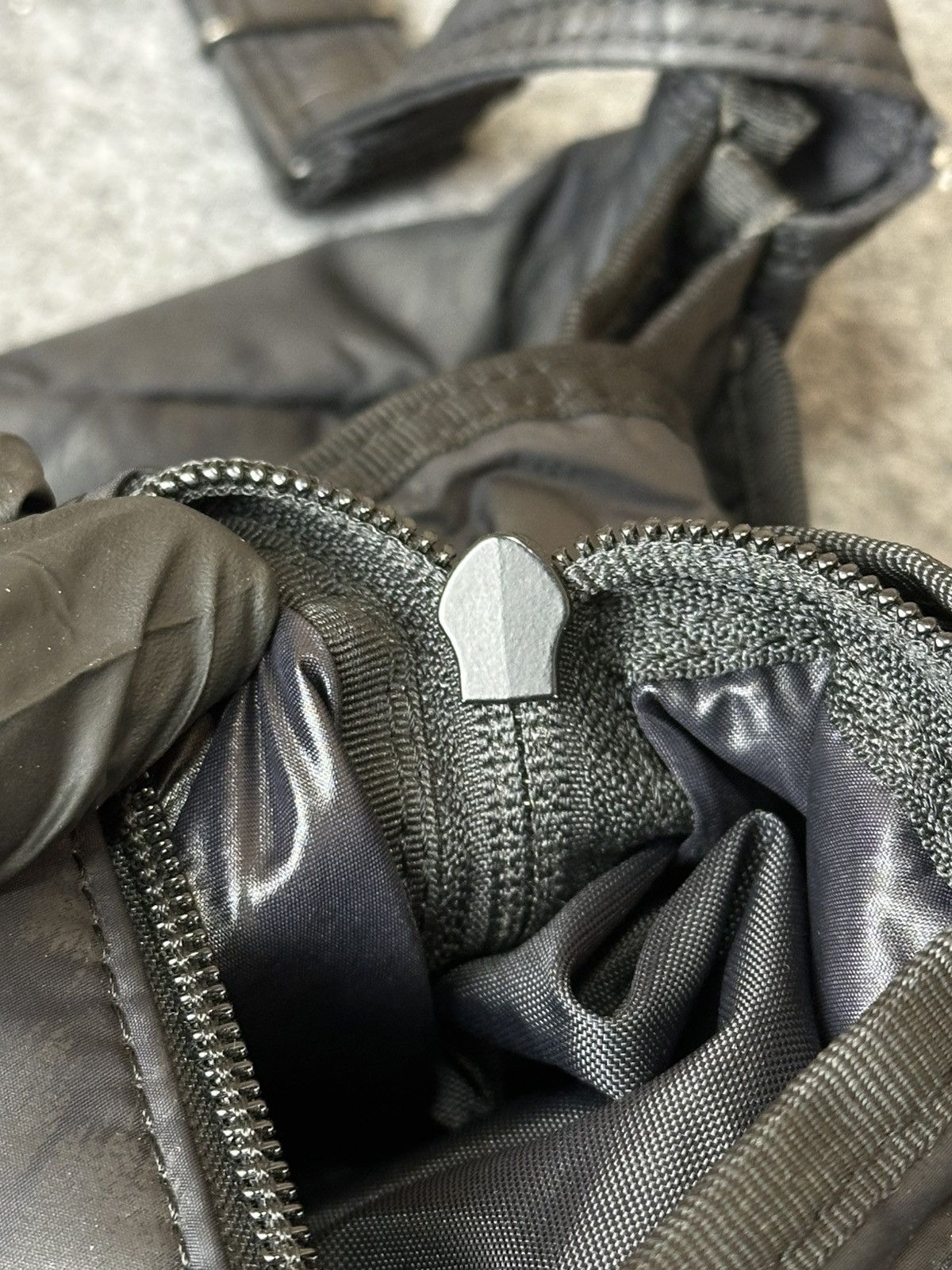 Porter Porter messenger bag with a wrinkled nylon. Size ONE SIZE - 13 Thumbnail